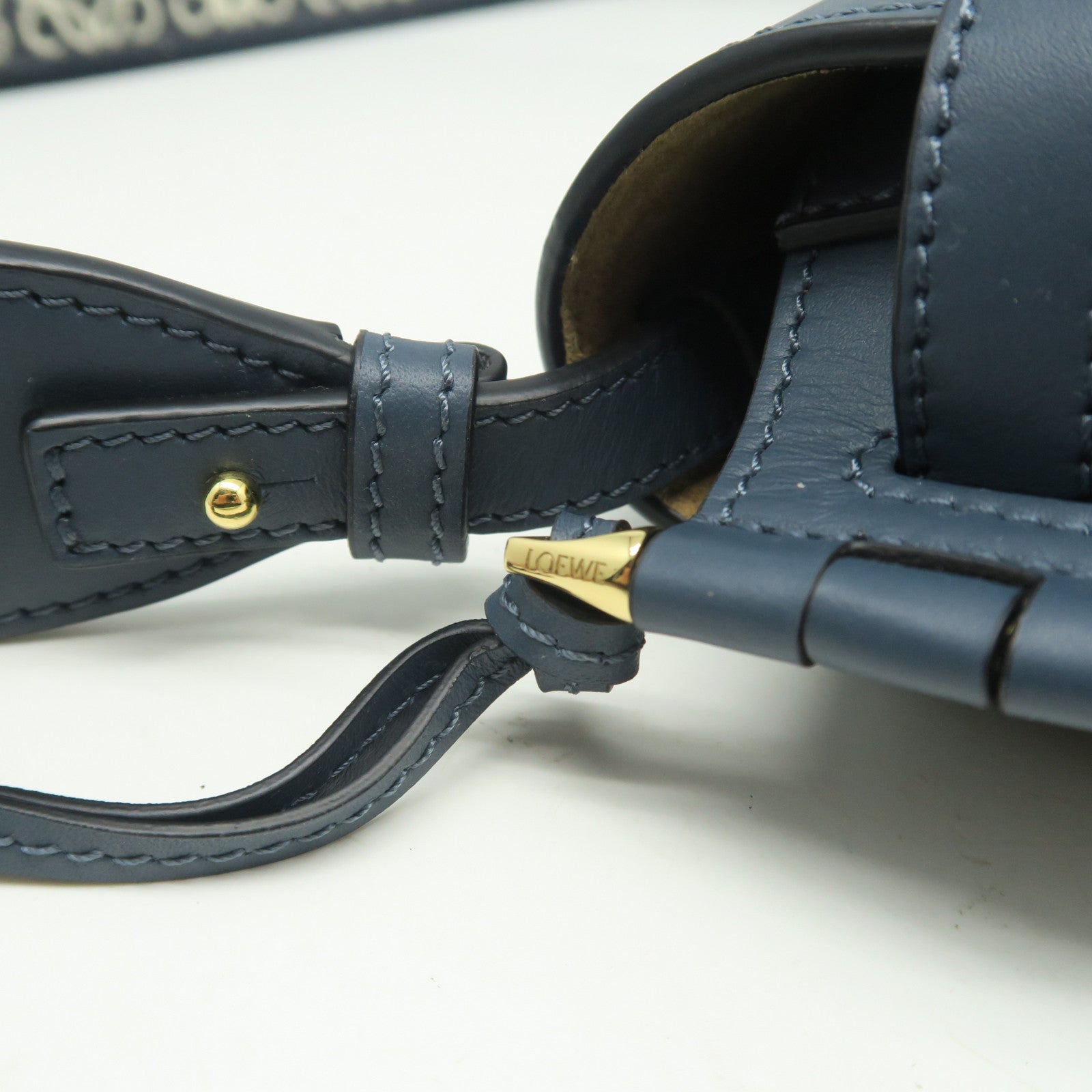 LOEWE 牛革皮革Mini Gate金扣肩背袋深藍色