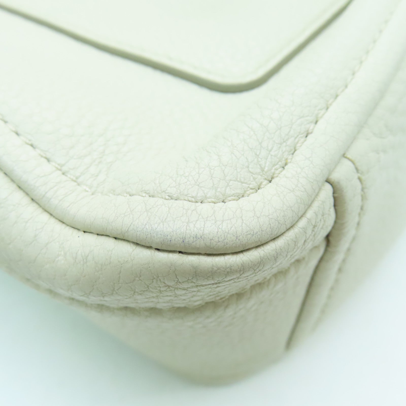 MARC JACOBS 牛皮皮革Shoulder Bag金扣肩背袋白色