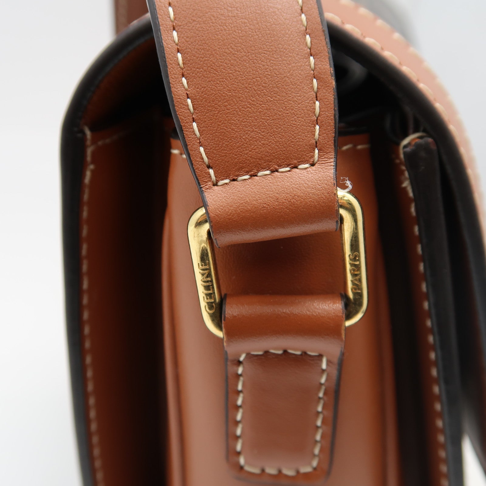 CELINE 塗層帆布Medium Triomphe金扣肩背袋啡色