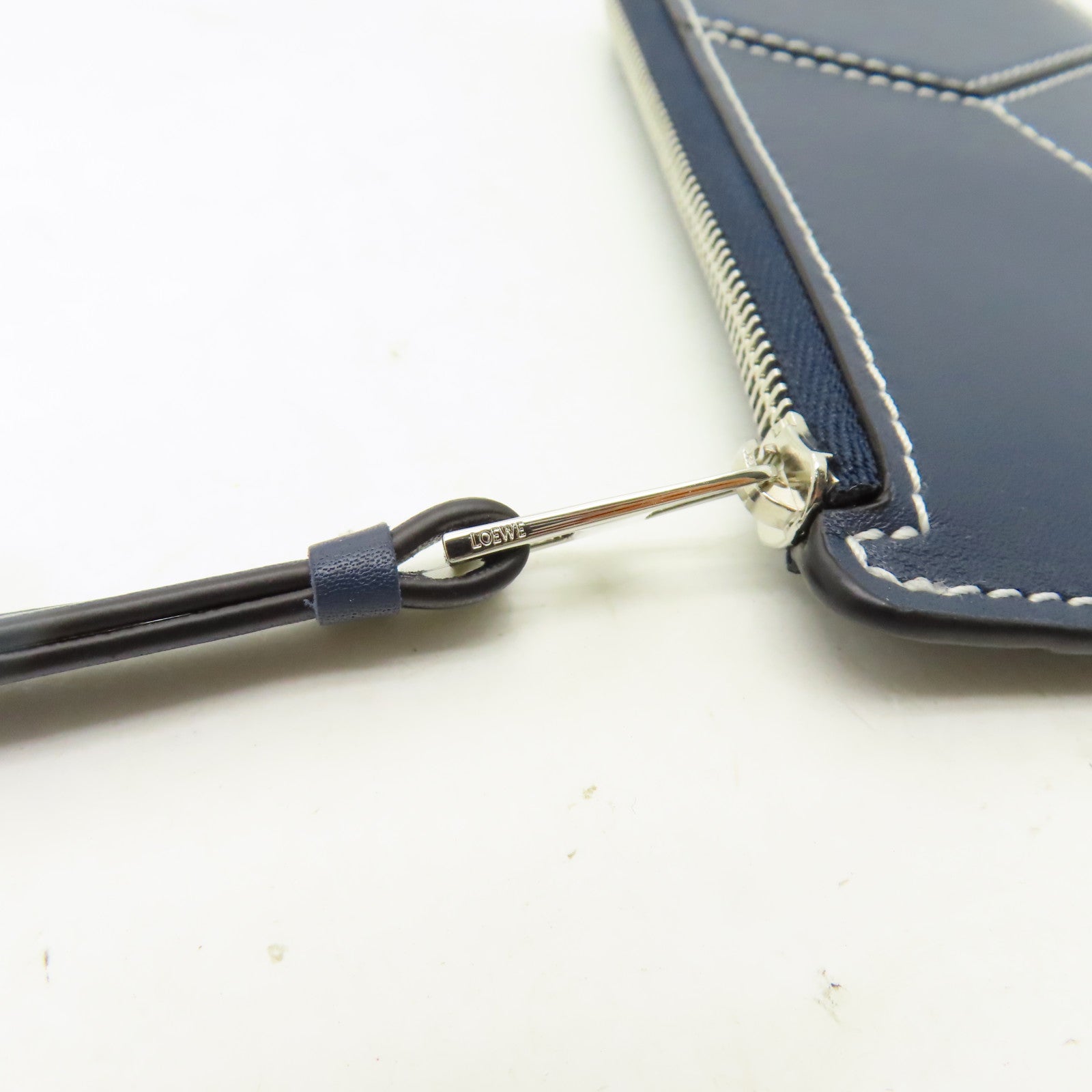 LOEWE 牛皮皮革Puzzle Stitches Card Holder銀扣卡片套深藍色