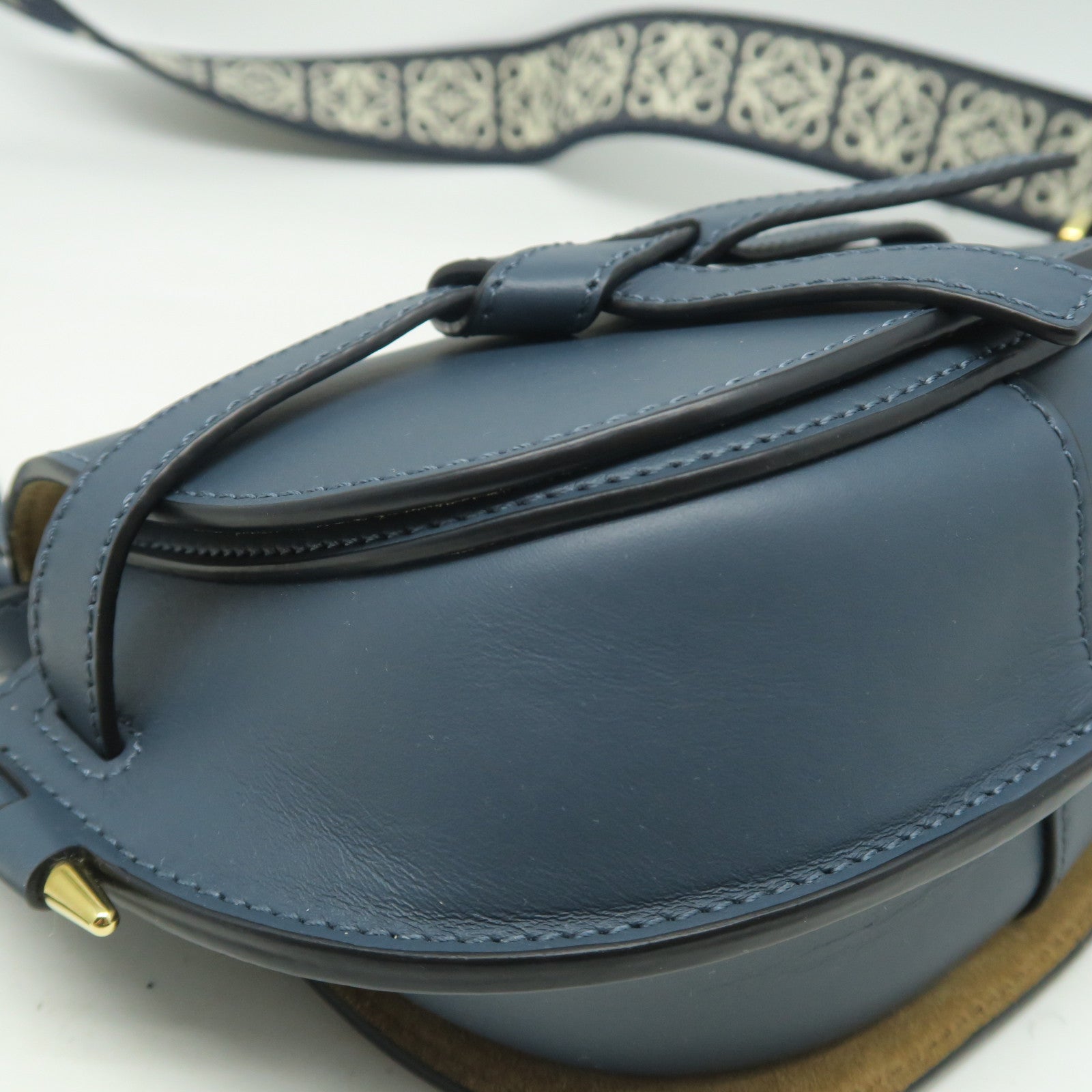 LOEWE 牛革皮革Mini Gate金扣肩背袋深藍色
