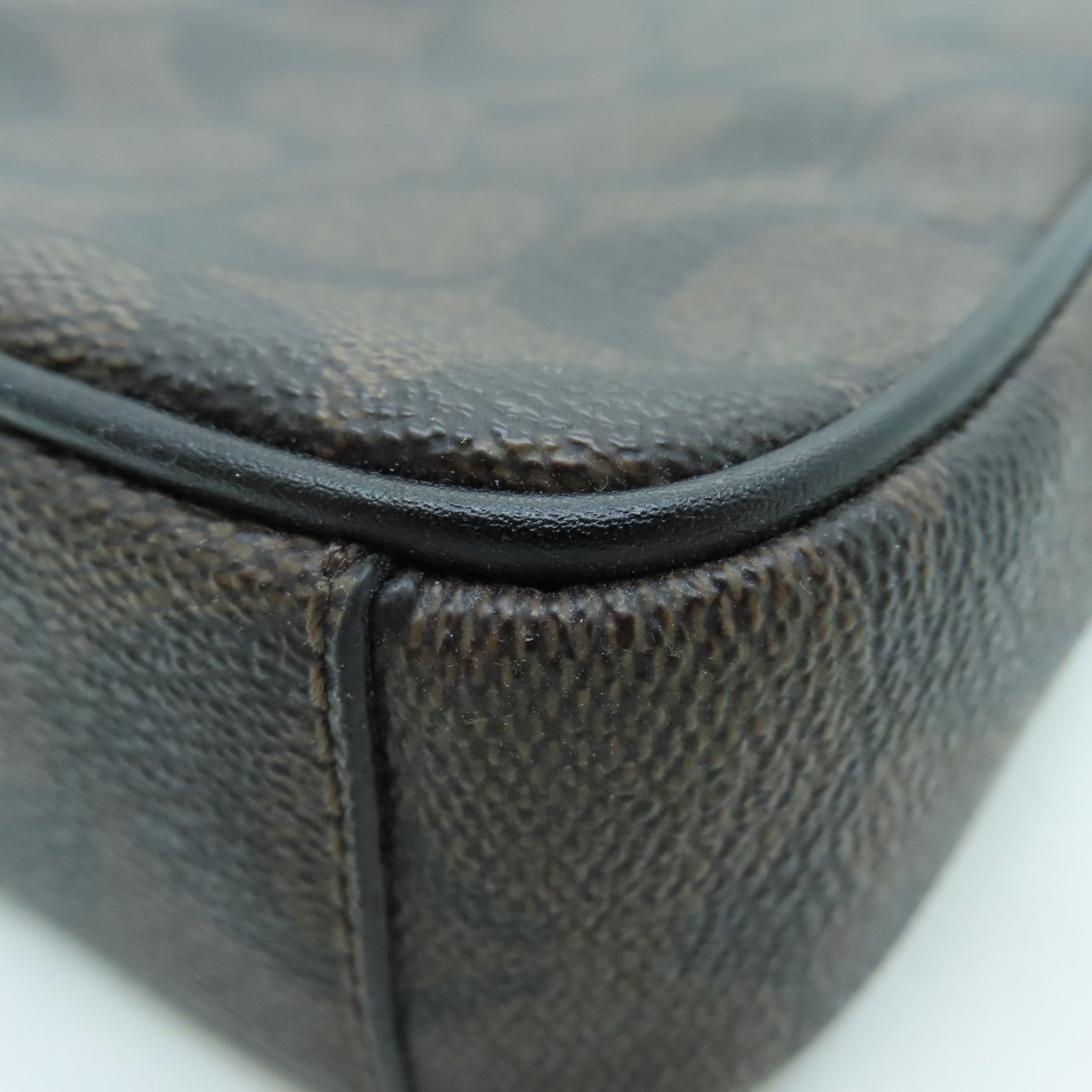COACH 涂层帆布Phone Case Shoulder Bag金扣肩背袋啡色/黑色