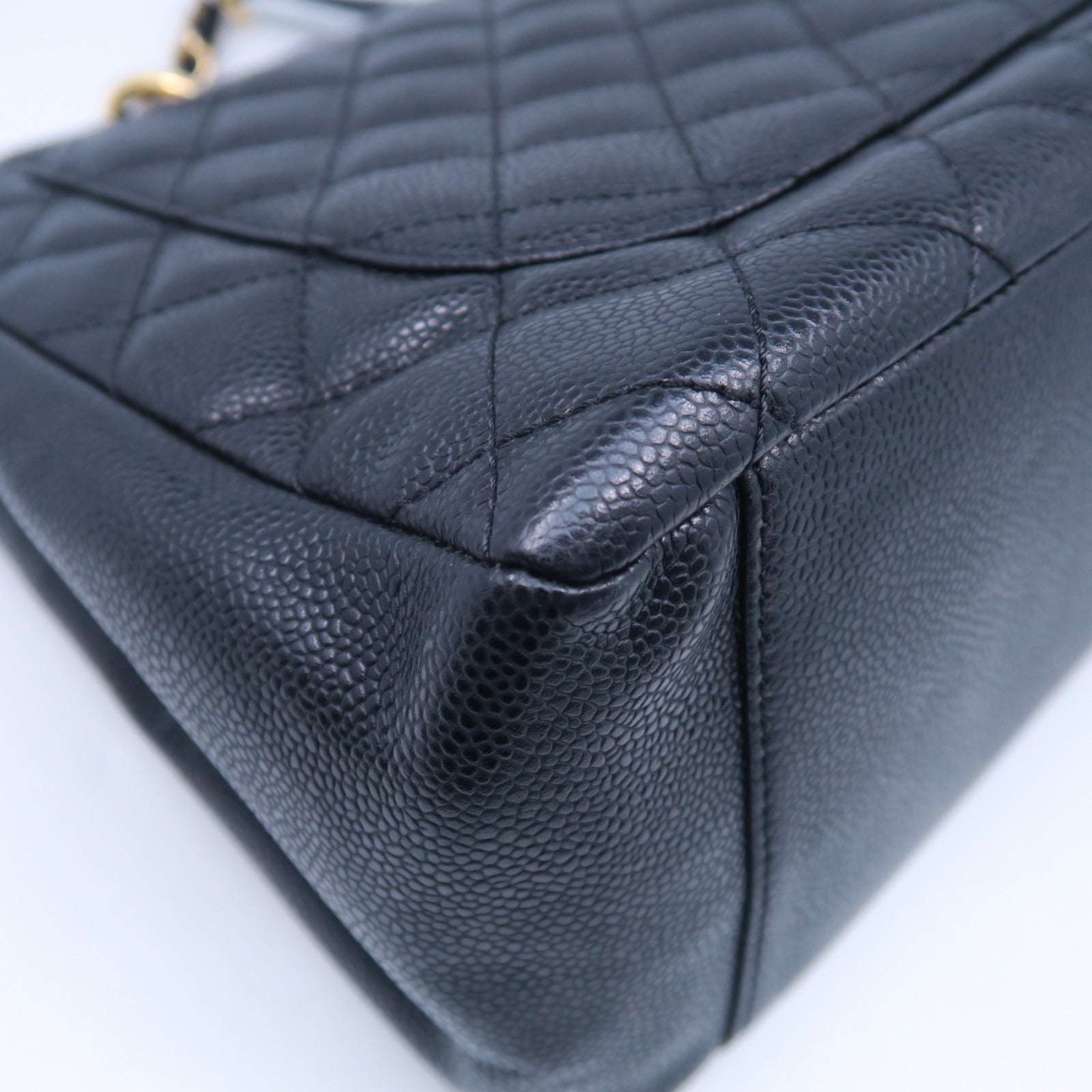 CHANEL 菱格Caviar皮革GST Shoulder Bag金扣鏈帶肩背袋黑色
