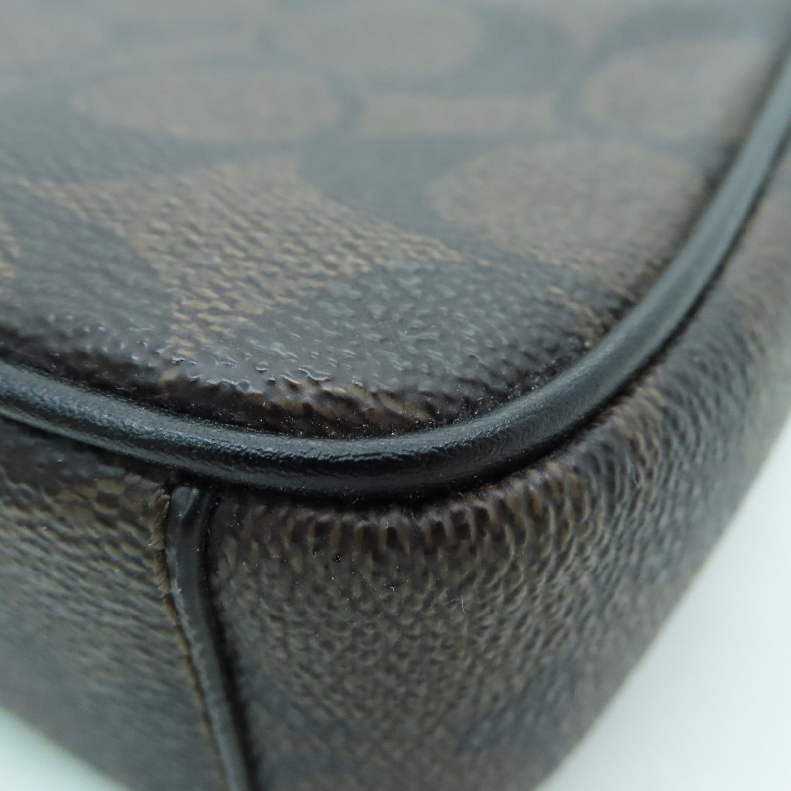 COACH 涂层帆布Phone Case Shoulder Bag金扣肩背袋啡色/黑色
