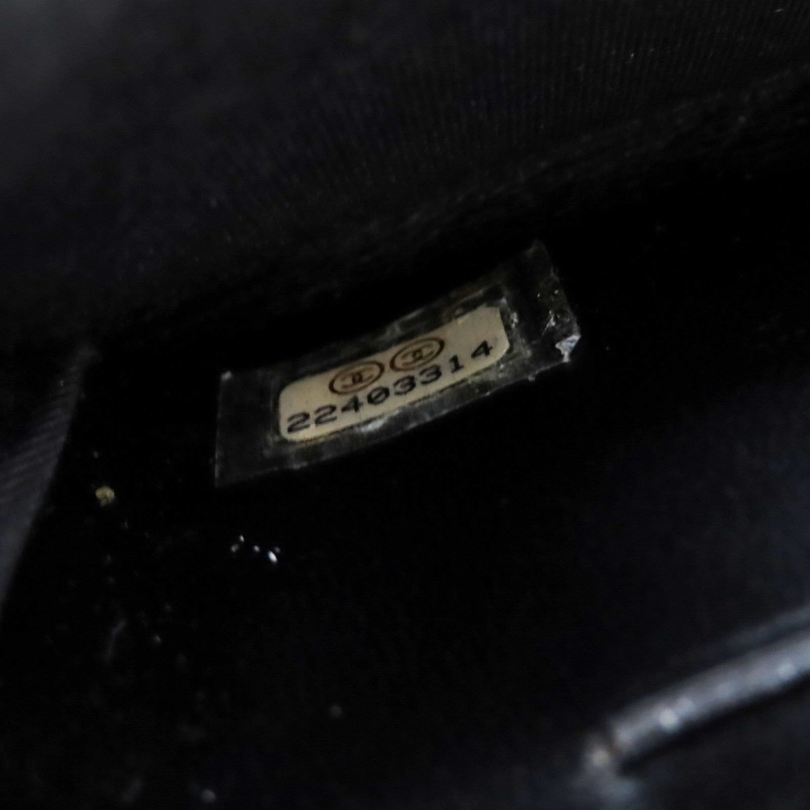 CHANEL 牛皮皮革Middle Zipper Wallet银扣拉链长钱包黑色/白色