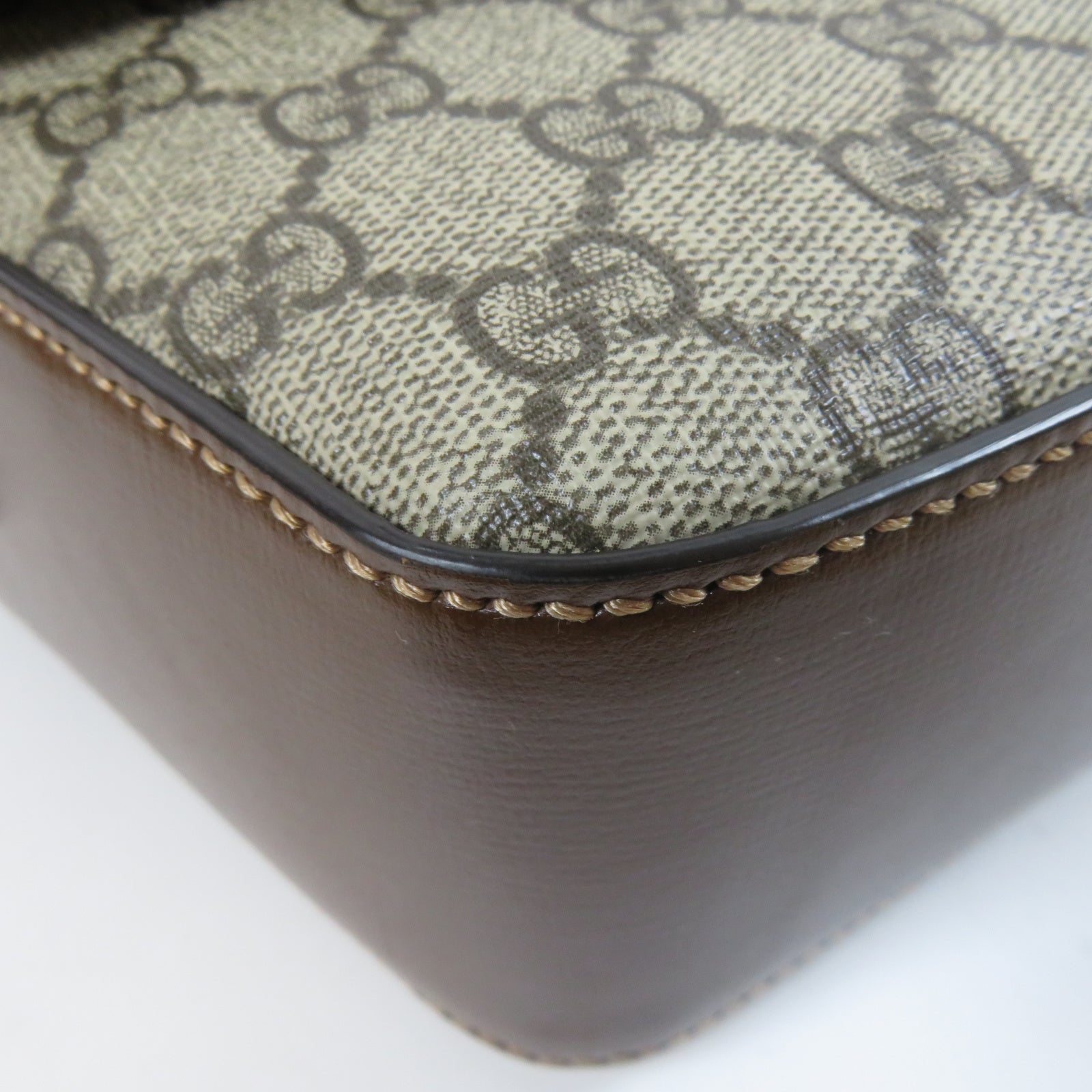 GUCCI 塗層帆布GG Supreme Canvas金扣肩背袋啡色
