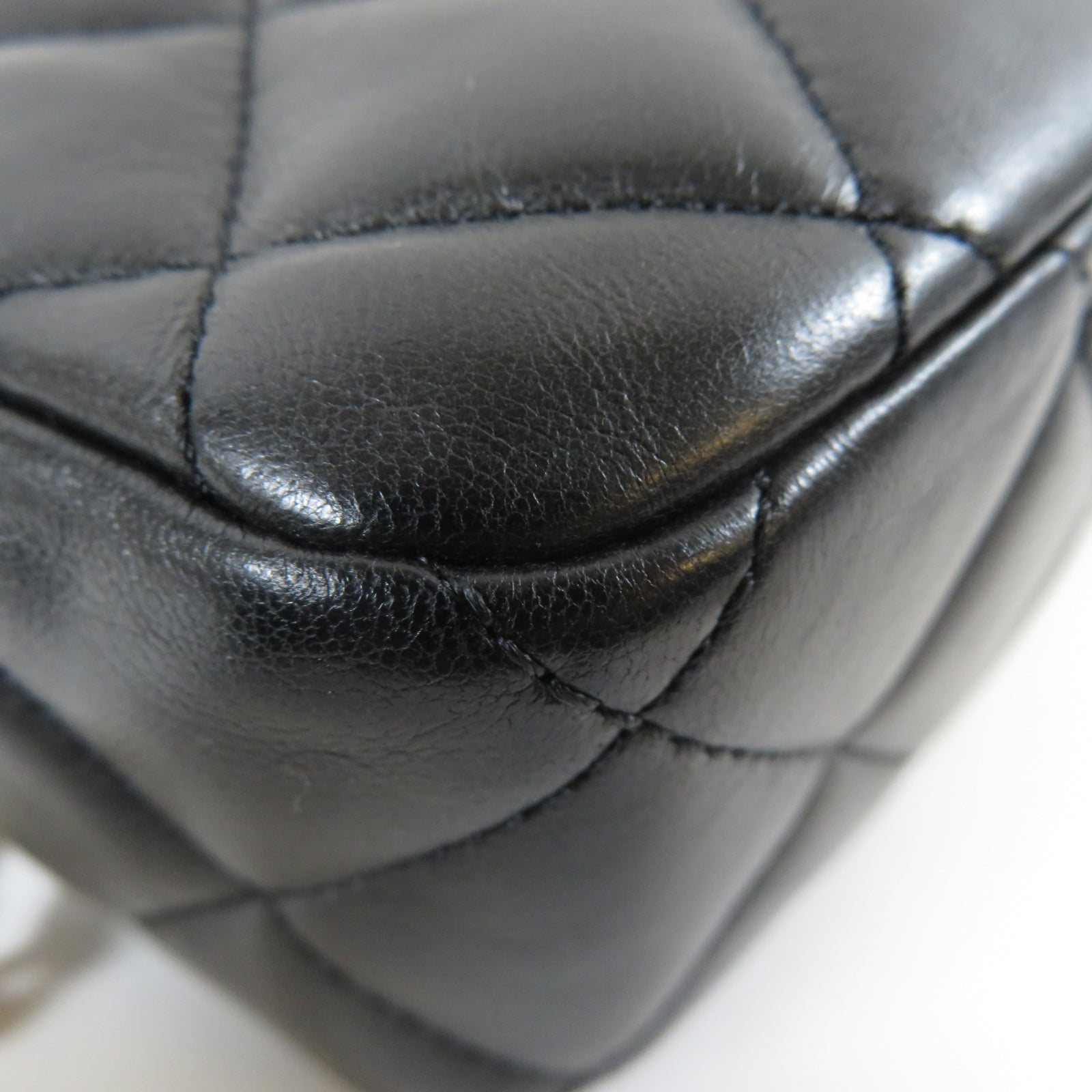 CHANEL 菱格牛皮皮革Chain Shoulder金扣鏈帶肩背袋黑色