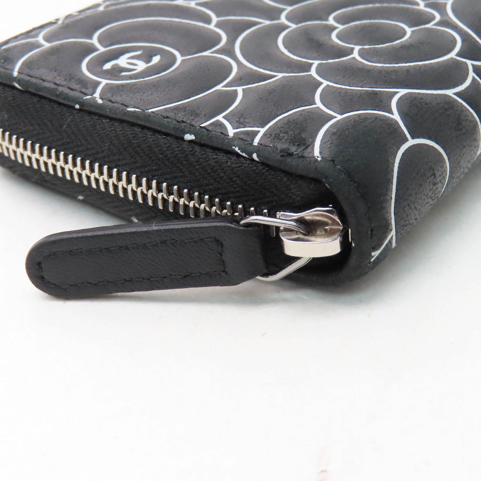CHANEL 牛皮皮革Middle Zipper Wallet银扣拉链长钱包黑色/白色