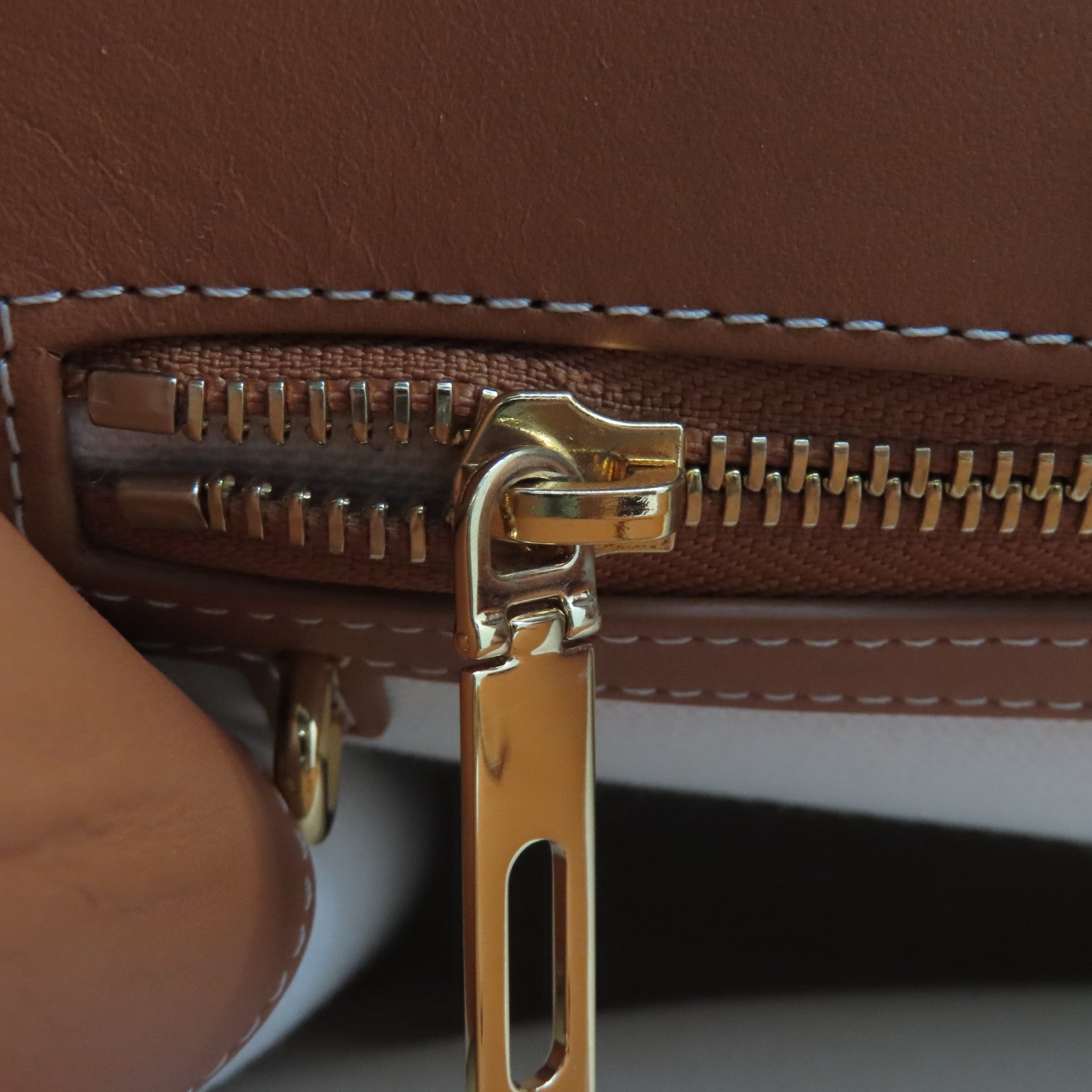 CELINE 帆布/牛皮皮革Large Vertical Bag金扣手挽袋啡色/白色
