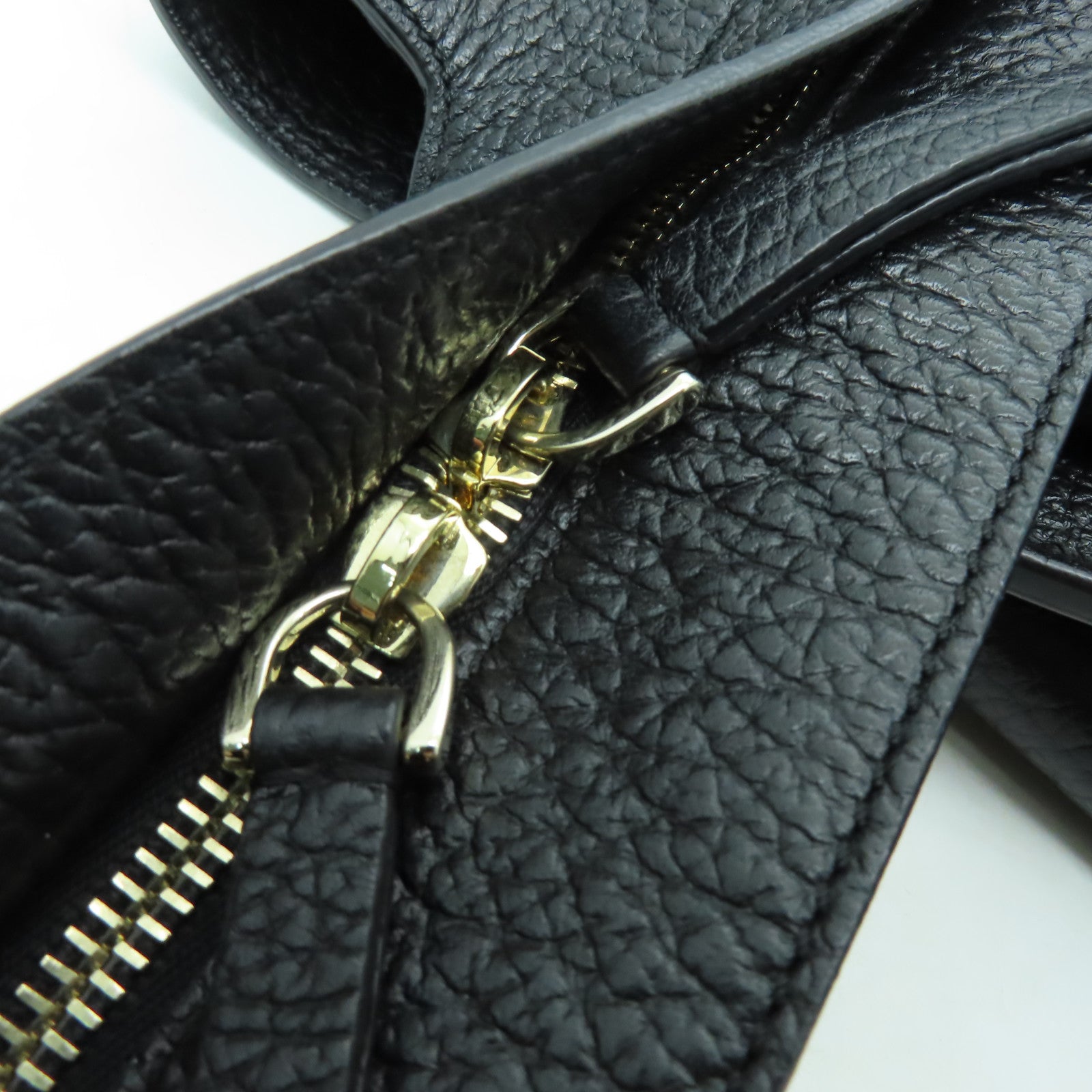TOD’S 牛皮皮革Handbag金扣手挽袋黑色