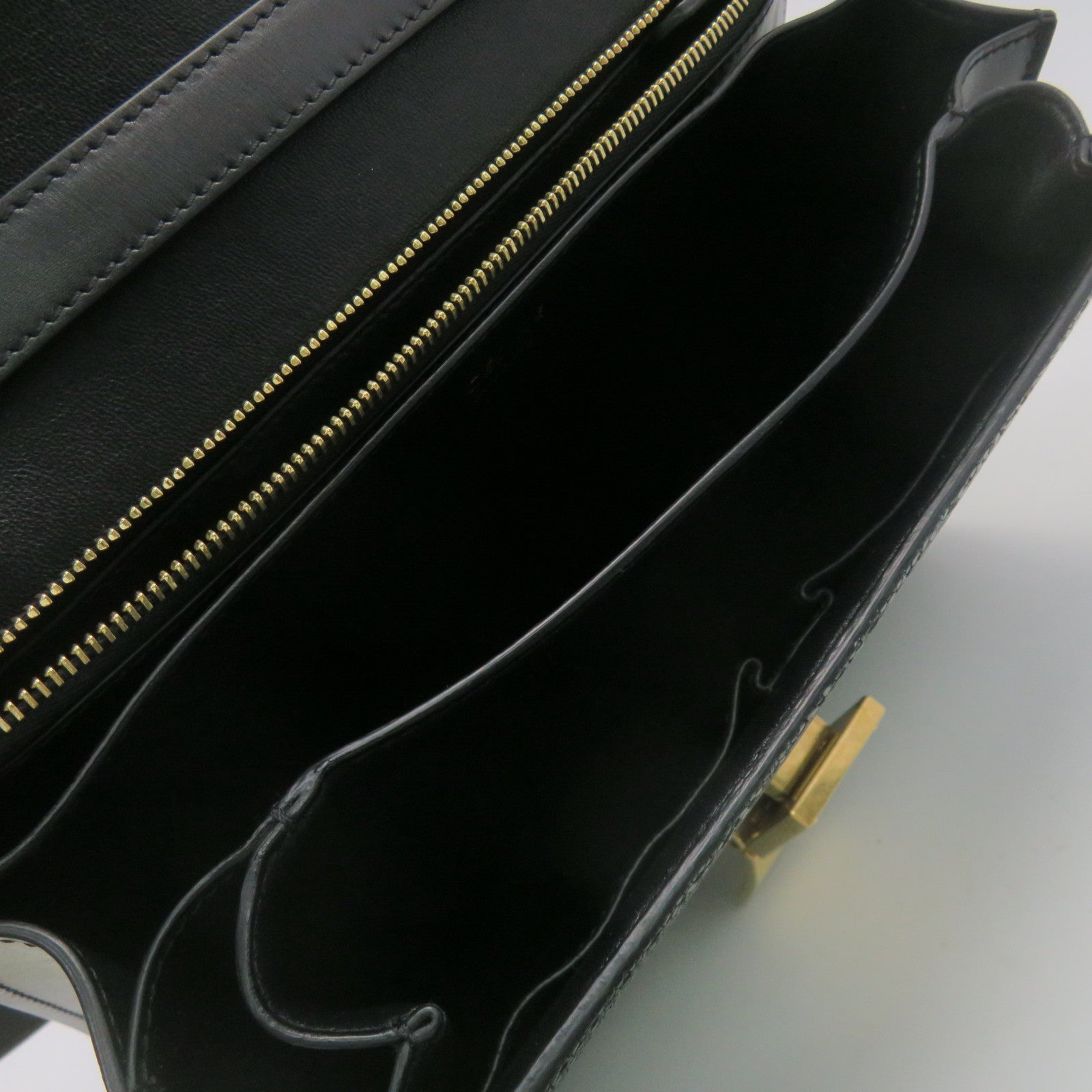 CELINE 【激減優惠】魔鬼魚皮革Box Shoulder Bag金扣肩背袋碳灰色