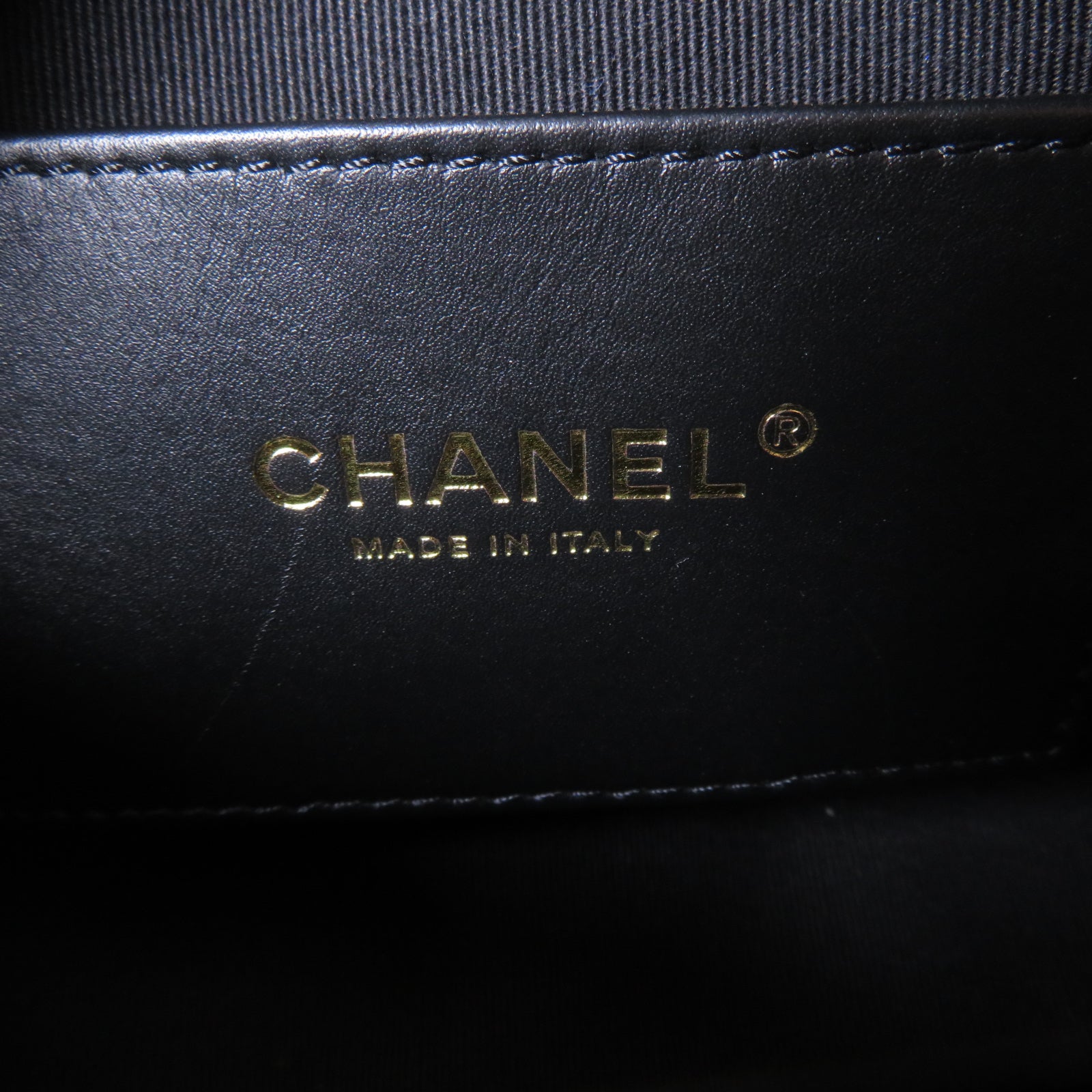 CHANEL 菱格牛皮皮革Chain Shoulder金扣鏈帶肩背袋黑色