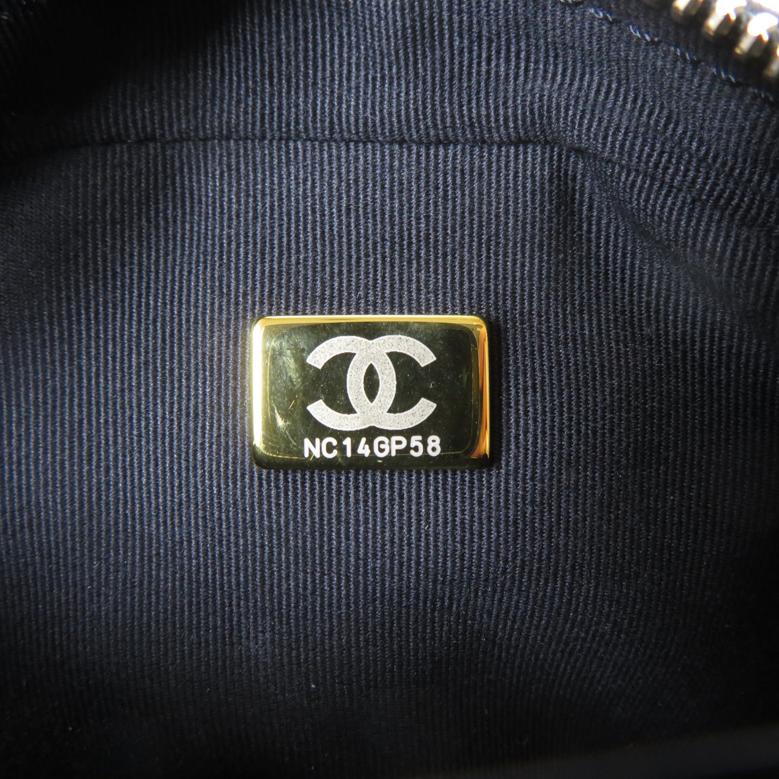 CHANEL 菱格牛皮皮革Chain Shoulder金扣鏈帶肩背袋黑色