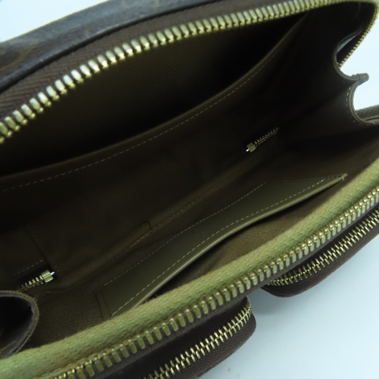 LOUIS VUITTON Monogram Utility Crossbody金扣肩背袋啡色