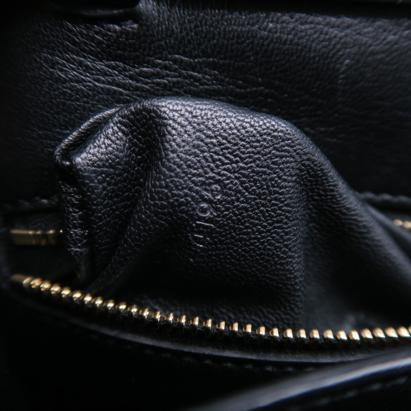CELINE 牛皮皮革Shoulder Bag金扣肩背袋黑色