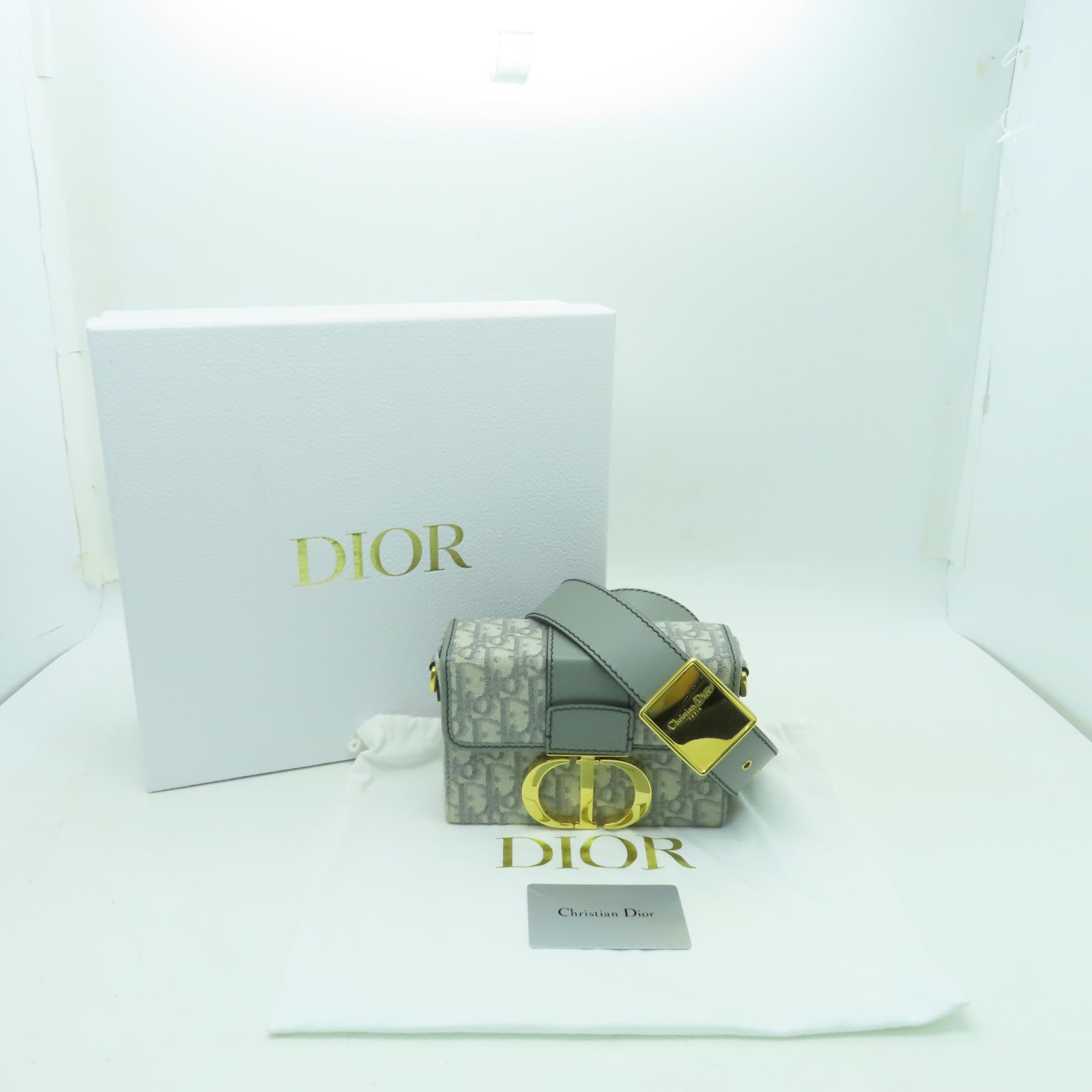 Dior 帆布30 Montaigne金扣肩背袋灰色