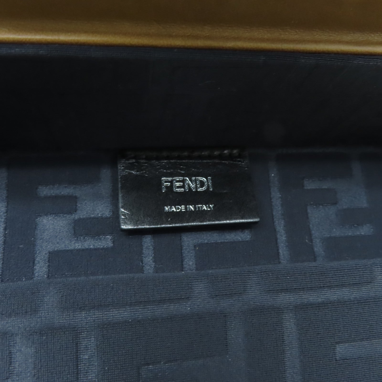 FENDI 【激減優惠】塗層帆布Baguette Trunk銀扣肩背袋棕色