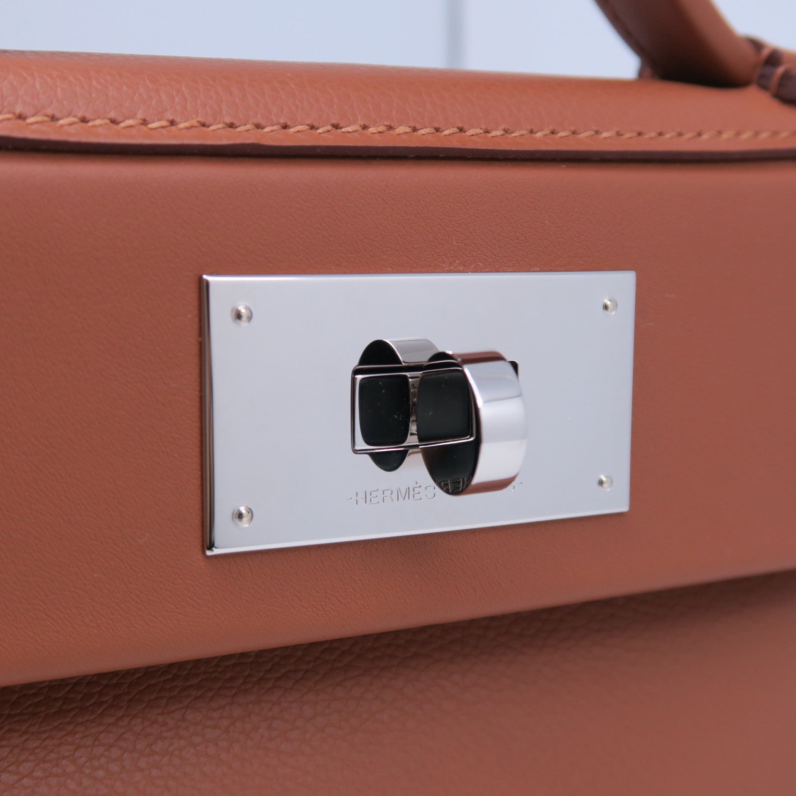 HERMES Evercolor皮革Mini 24/24銀扣手挽肩背兩用袋經典駝色