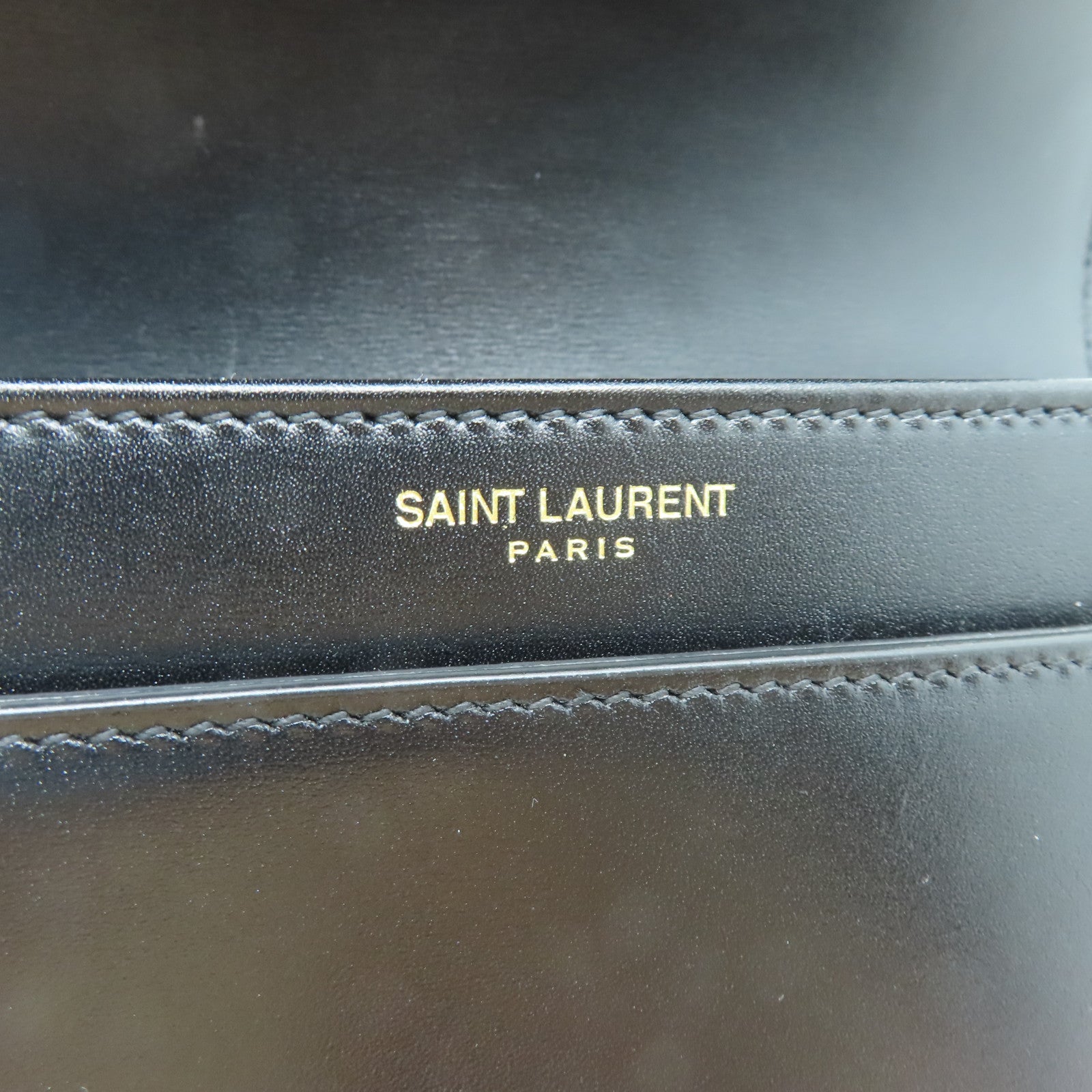YVES SAINT LAURENT 牛皮皮革Samll Satchel In Box金扣肩背袋黑色