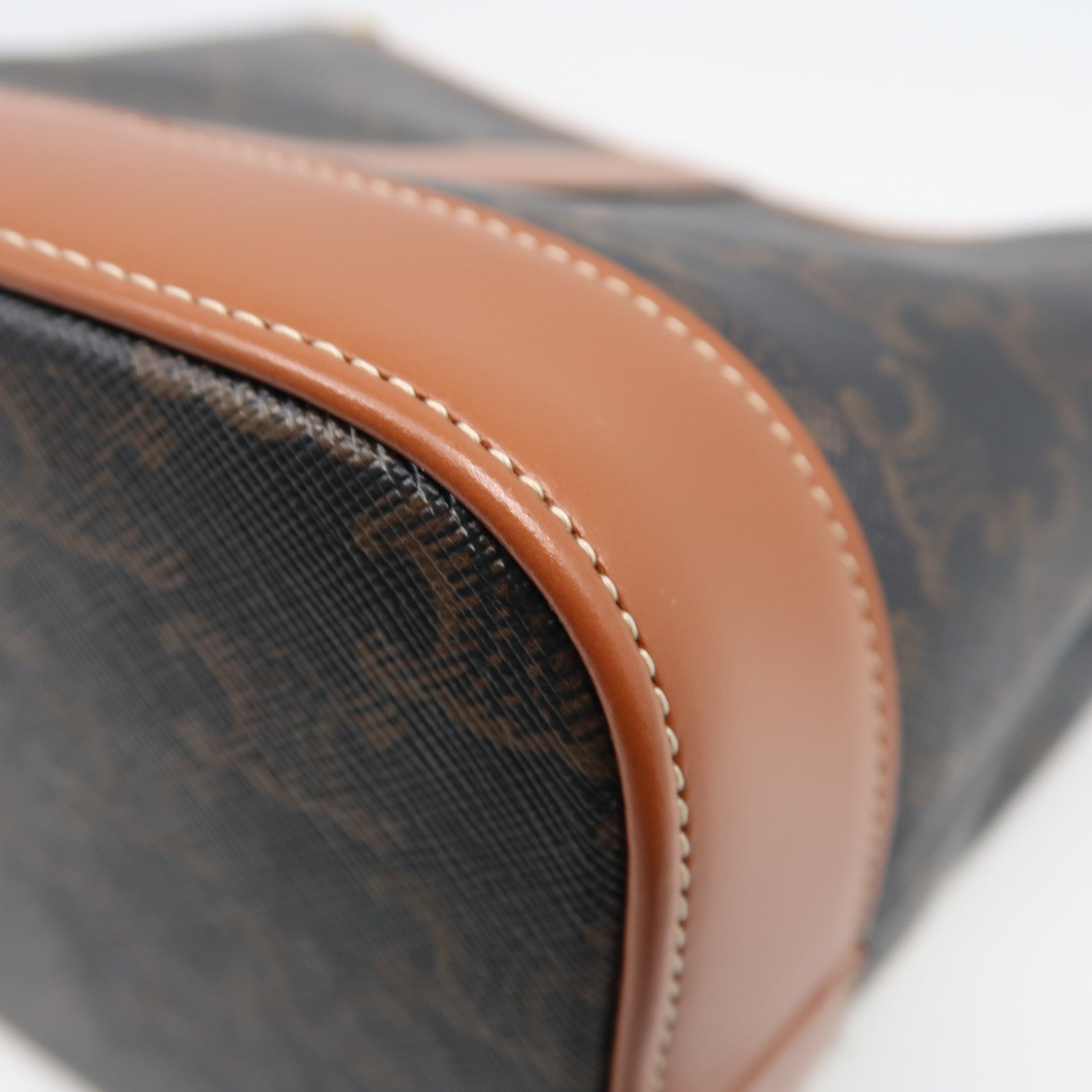 CELINE 塗層帆布Small Triomphe Bucket金扣肩背袋啡色