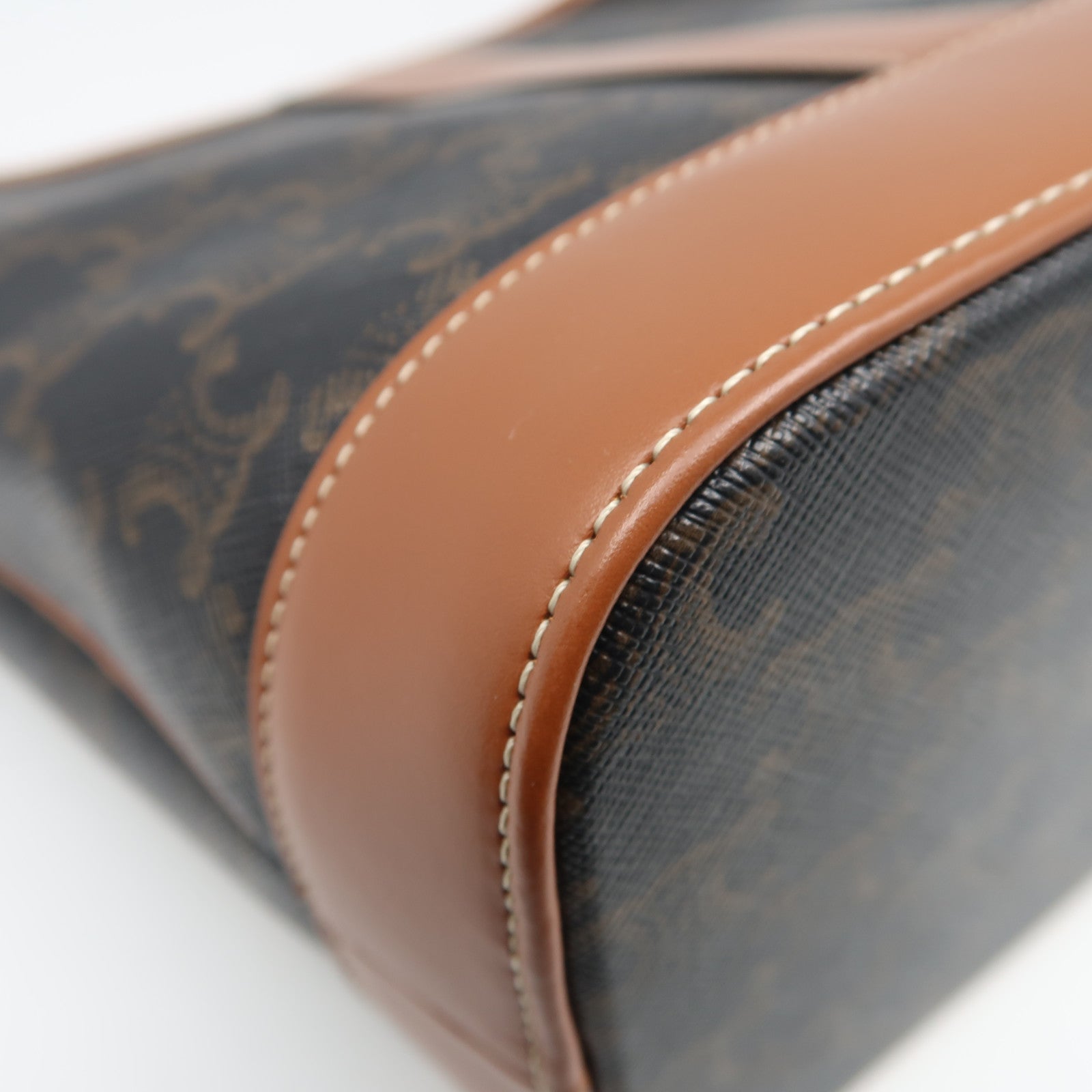 CELINE 塗層帆布Small Triomphe Bucket金扣肩背袋啡色