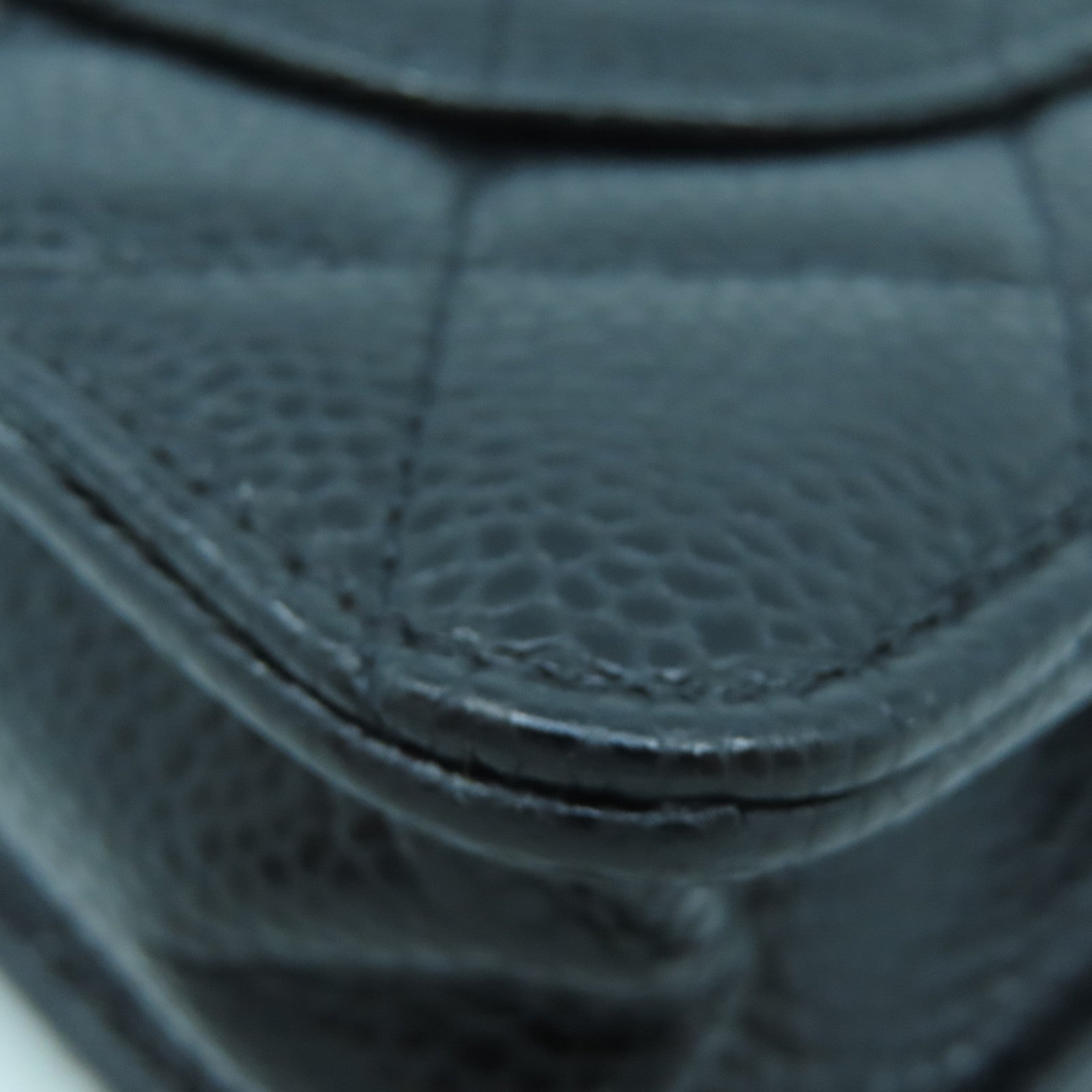 CHANEL 菱格Caviar皮革Wallet On Chain金扣鏈帶肩背袋黑色