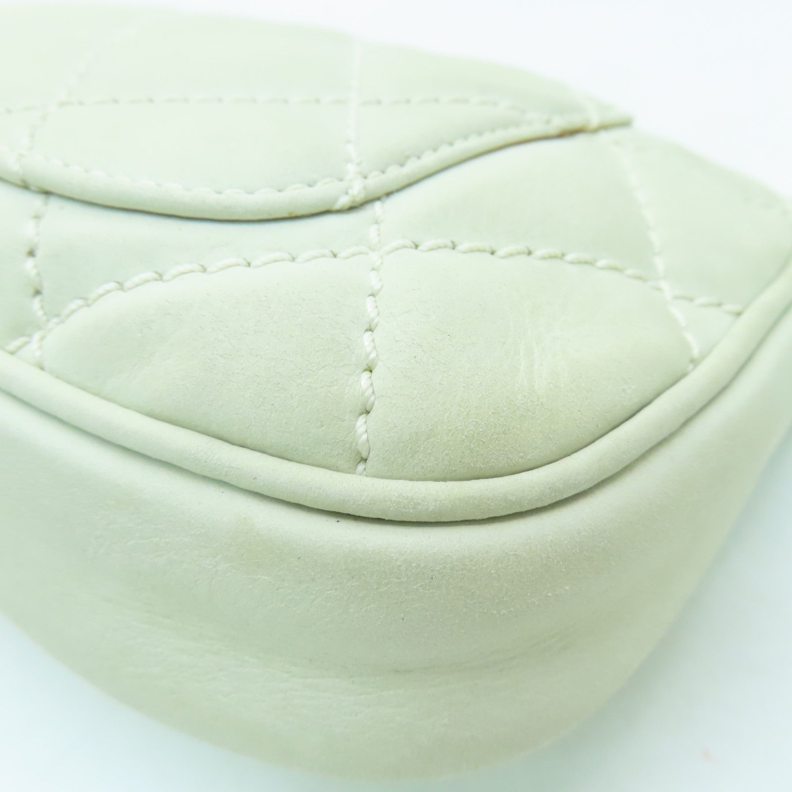 CHANEL 菱格牛皮皮革Vintage Hangbag金扣手挽袋白色