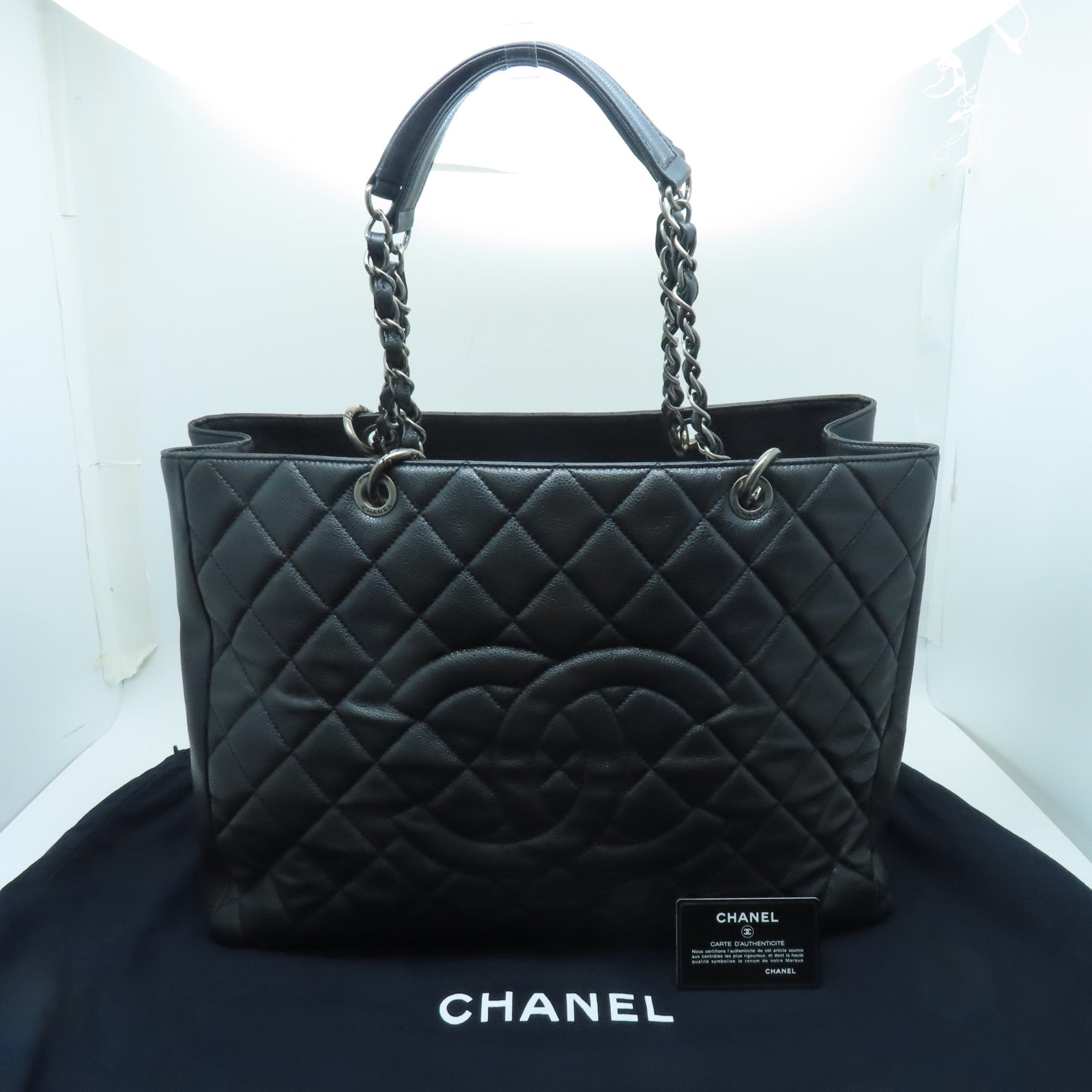 CHANEL 菱格Caviar皮革GST銀扣手挽袋黑色