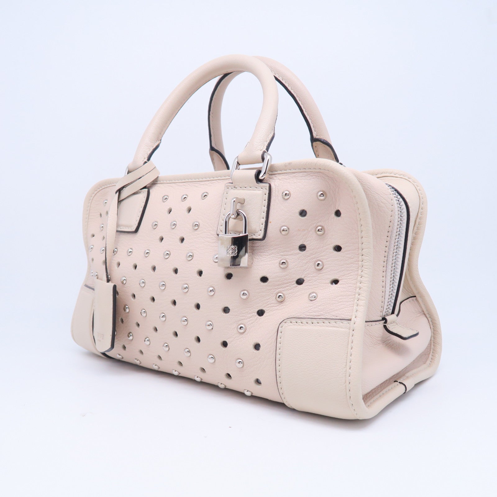 LOEWE 牛皮皮革Amazone銀扣手挽袋米色