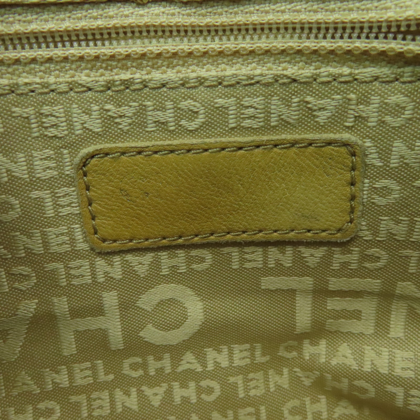 CHANEL 菱格牛皮皮革Vintage Hangbag金扣手挽袋白色