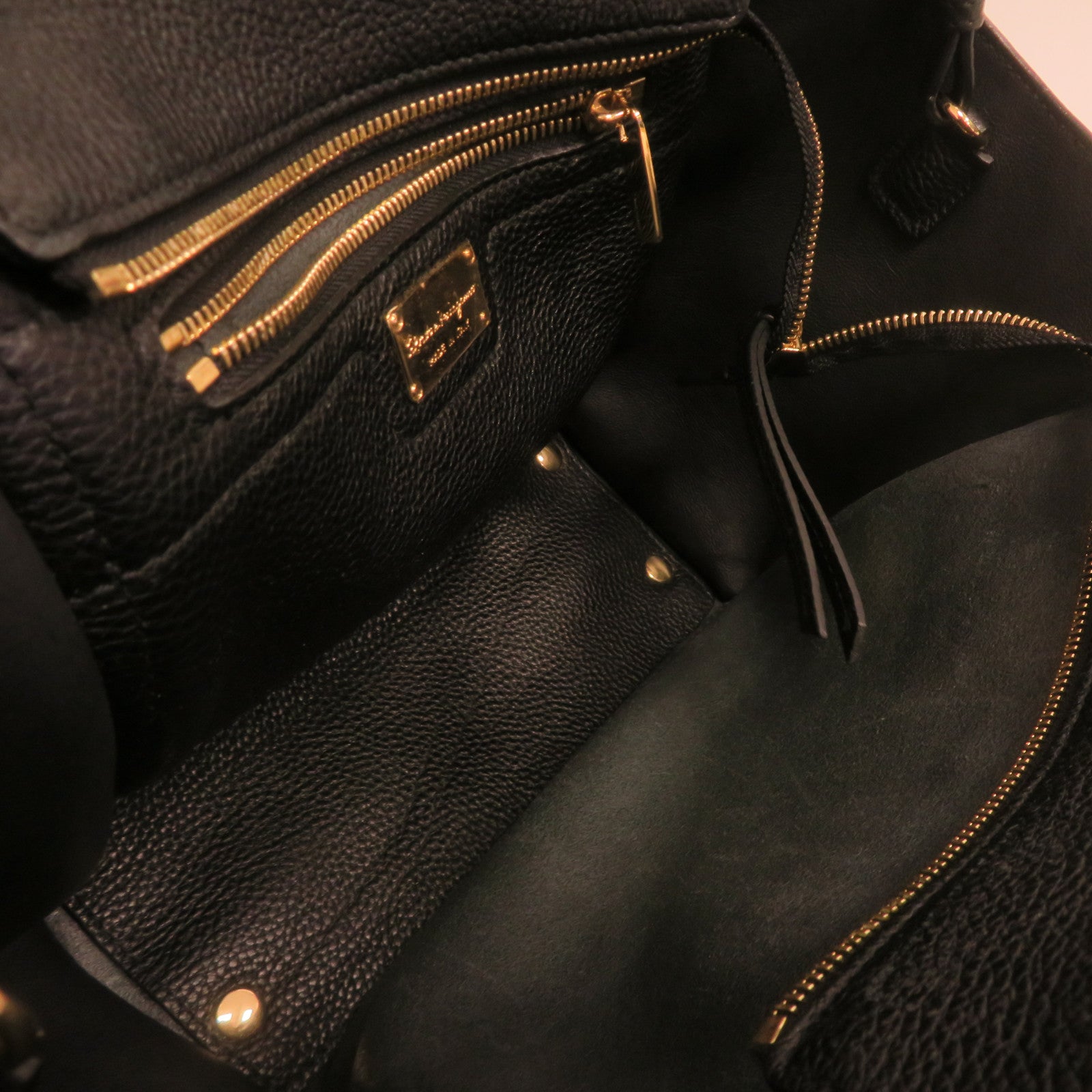 Salvatore Ferragamo 牛皮皮革2 Way Shoulder金扣手挽肩背兩用袋黑色