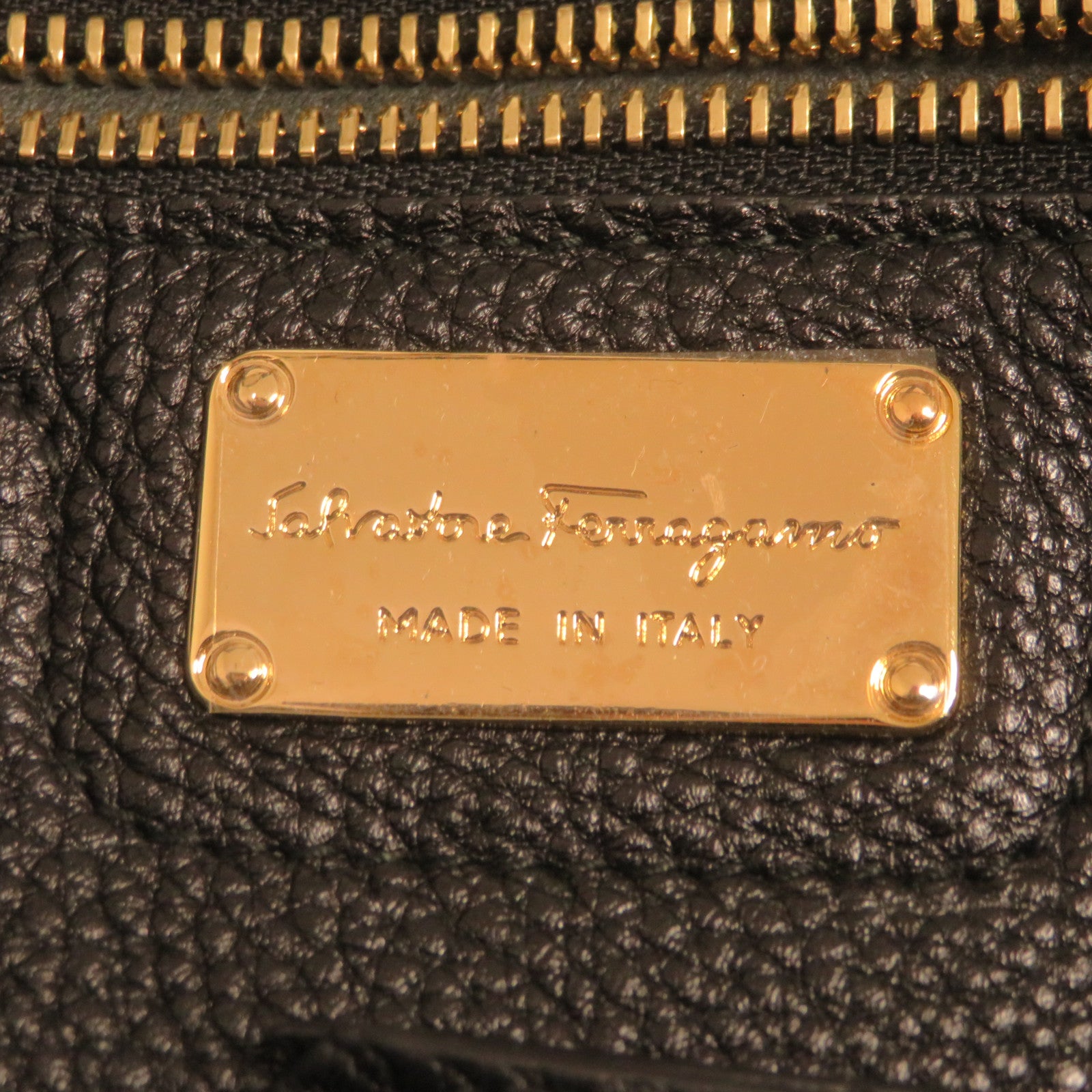 Salvatore Ferragamo 牛皮皮革2 Way Shoulder金扣手挽肩背兩用袋黑色