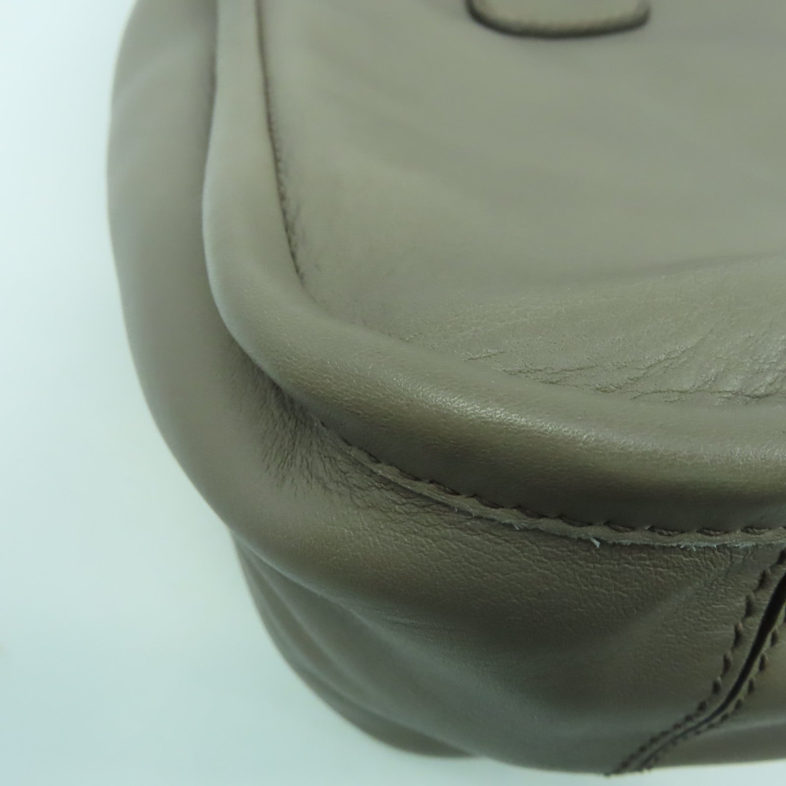 PRADA 牛皮皮革Hand Bag金扣手挽袋灰色