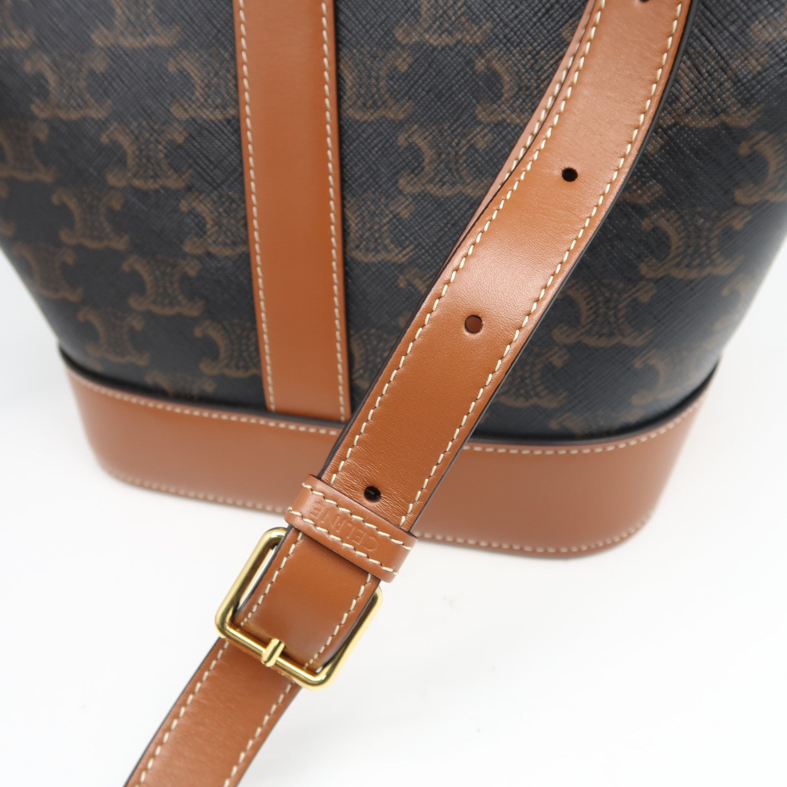 CELINE 塗層帆布Small Triomphe Bucket金扣肩背袋啡色