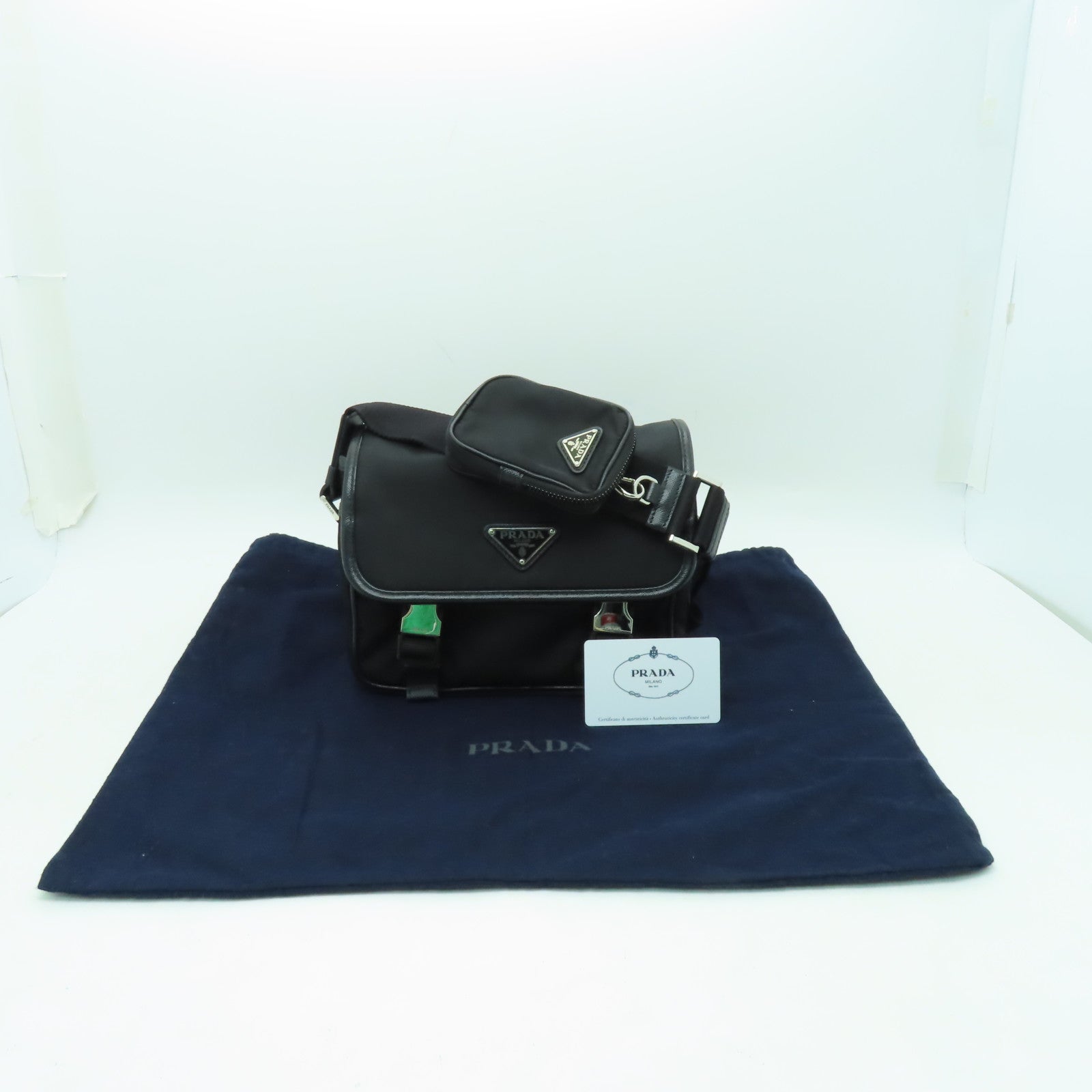 PRADA 尼龍Shoulder Bag銀扣肩背袋黑色