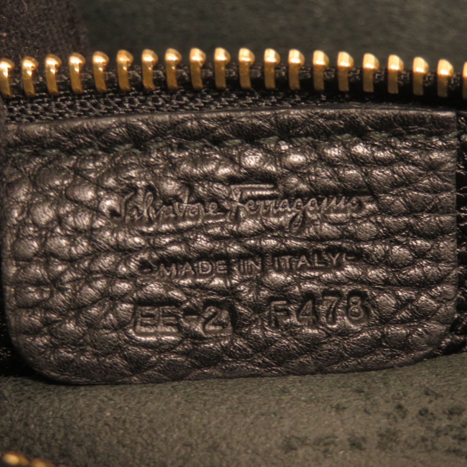 Salvatore Ferragamo 牛皮皮革2 Way Shoulder金扣手挽肩背兩用袋黑色