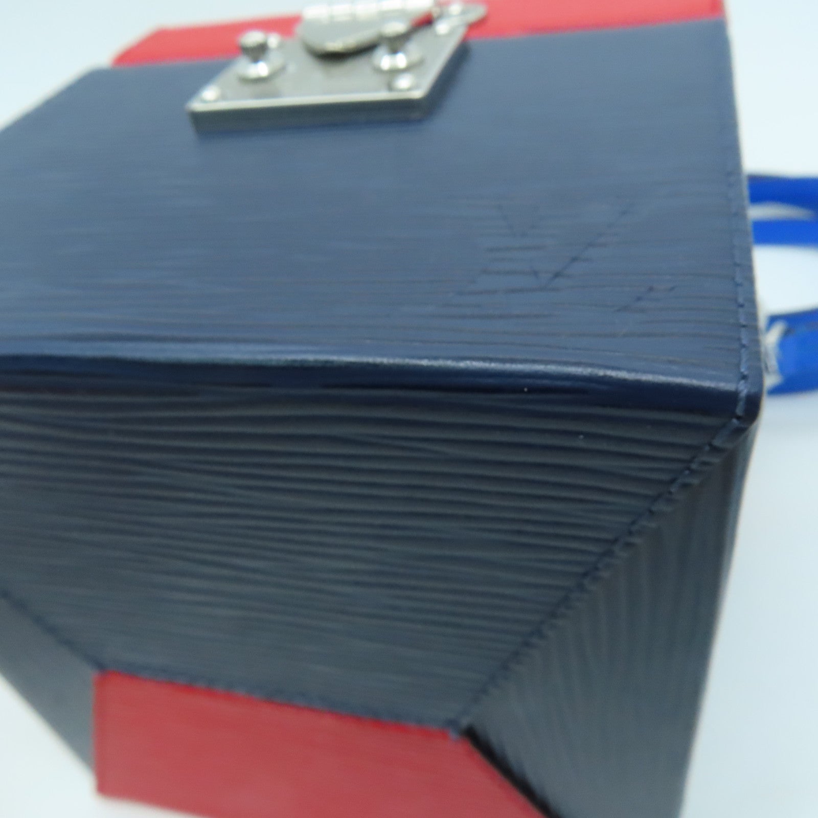 LOUIS VUITTON [Sharp Discount] Epi Bleecker Box Silver Buckle Chain Shoulder Bag Blue/Red