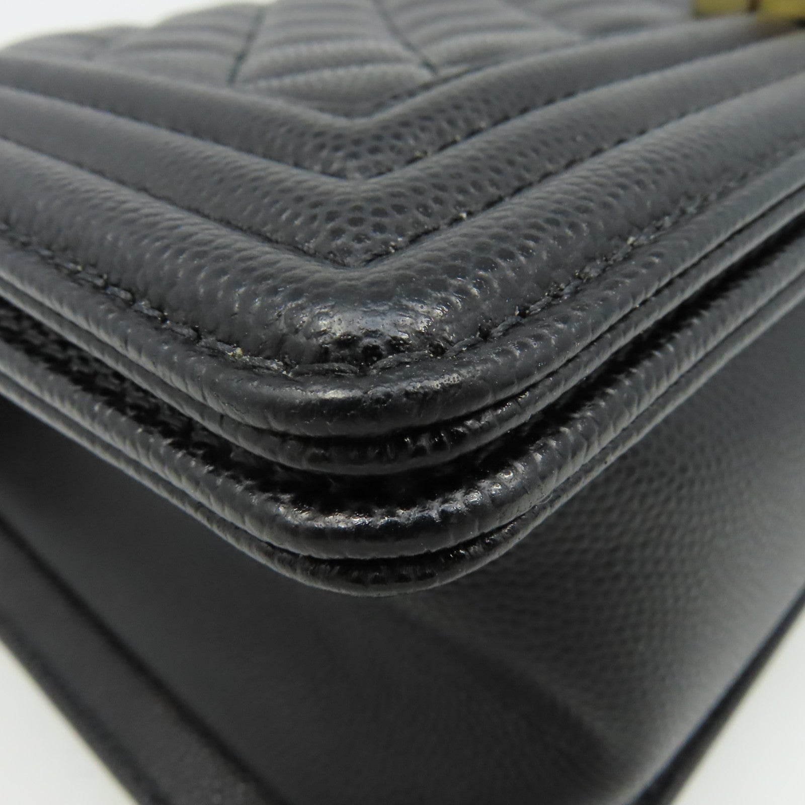 CHANEL 菱格Caviar皮革Boy Chanel 25cm Chain Shoulder Bag金扣鏈帶肩背袋黑色