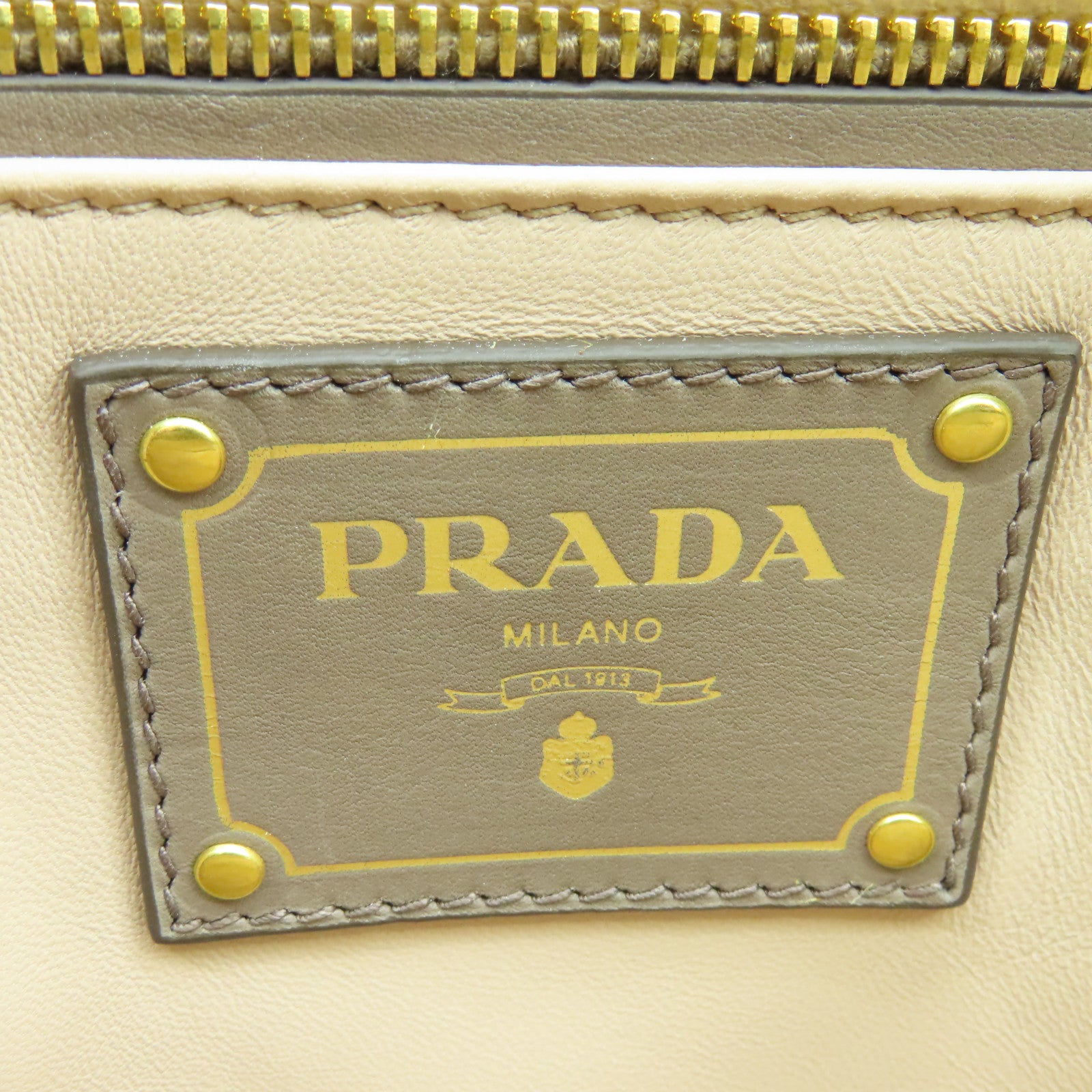 PRADA 牛皮皮革Hand Bag金扣手挽袋灰色