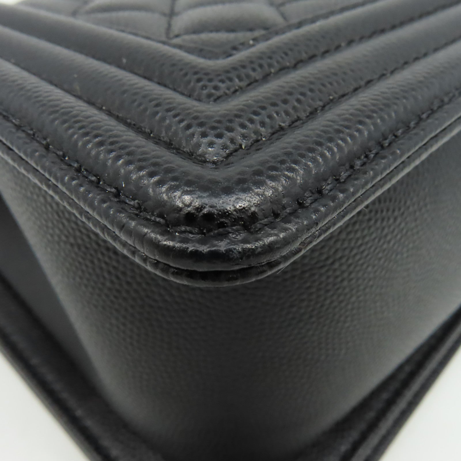 CHANEL 菱格Caviar皮革Boy Chanel 25cm Chain Shoulder Bag金扣鏈帶肩背袋黑色