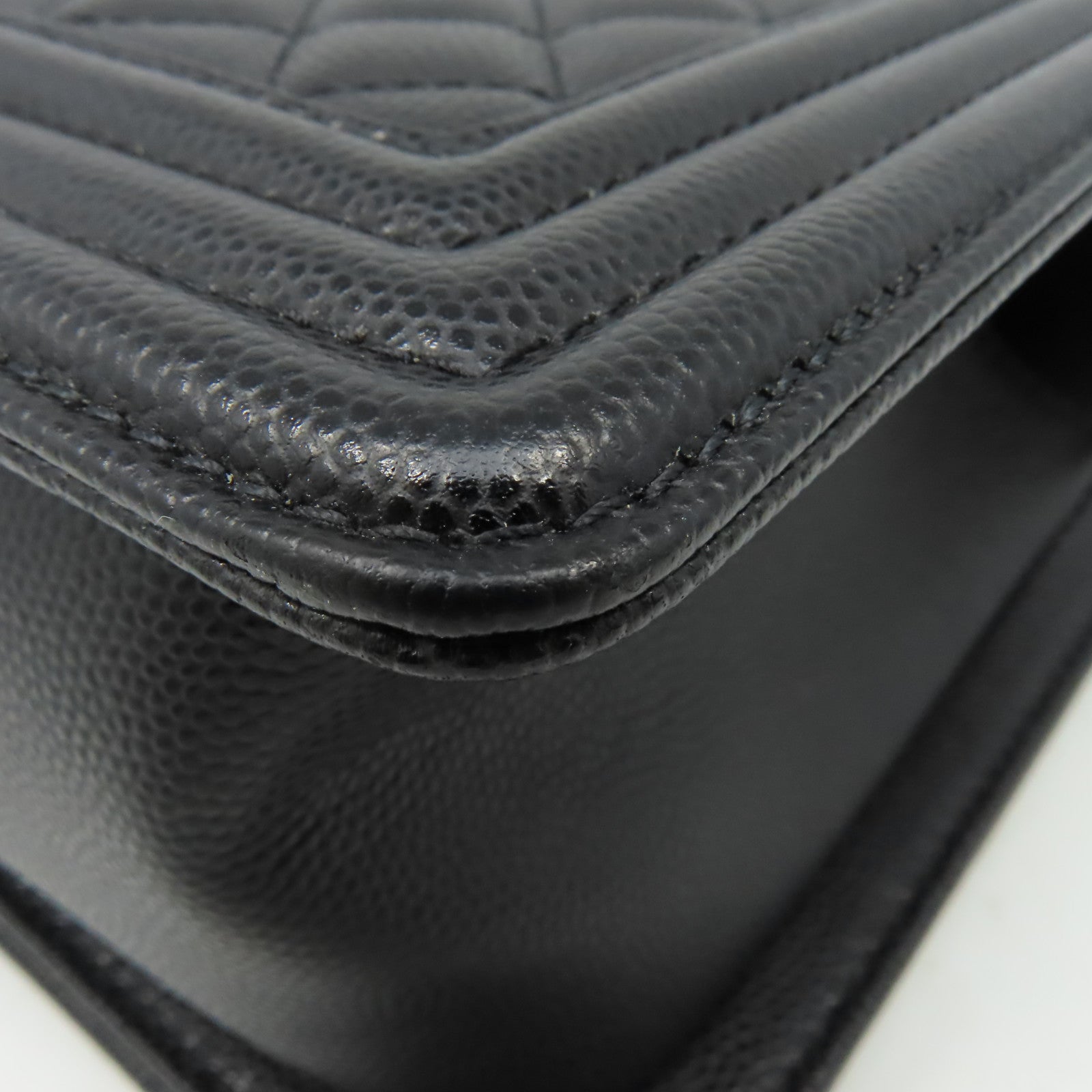 CHANEL 菱格Caviar皮革Boy Chanel 25cm Chain Shoulder Bag金扣鏈帶肩背袋黑色