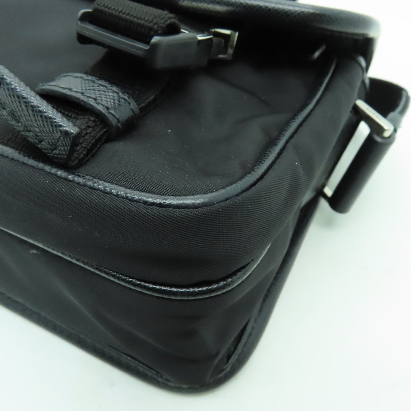 PRADA 尼龍Shoulder Bag銀扣肩背袋黑色