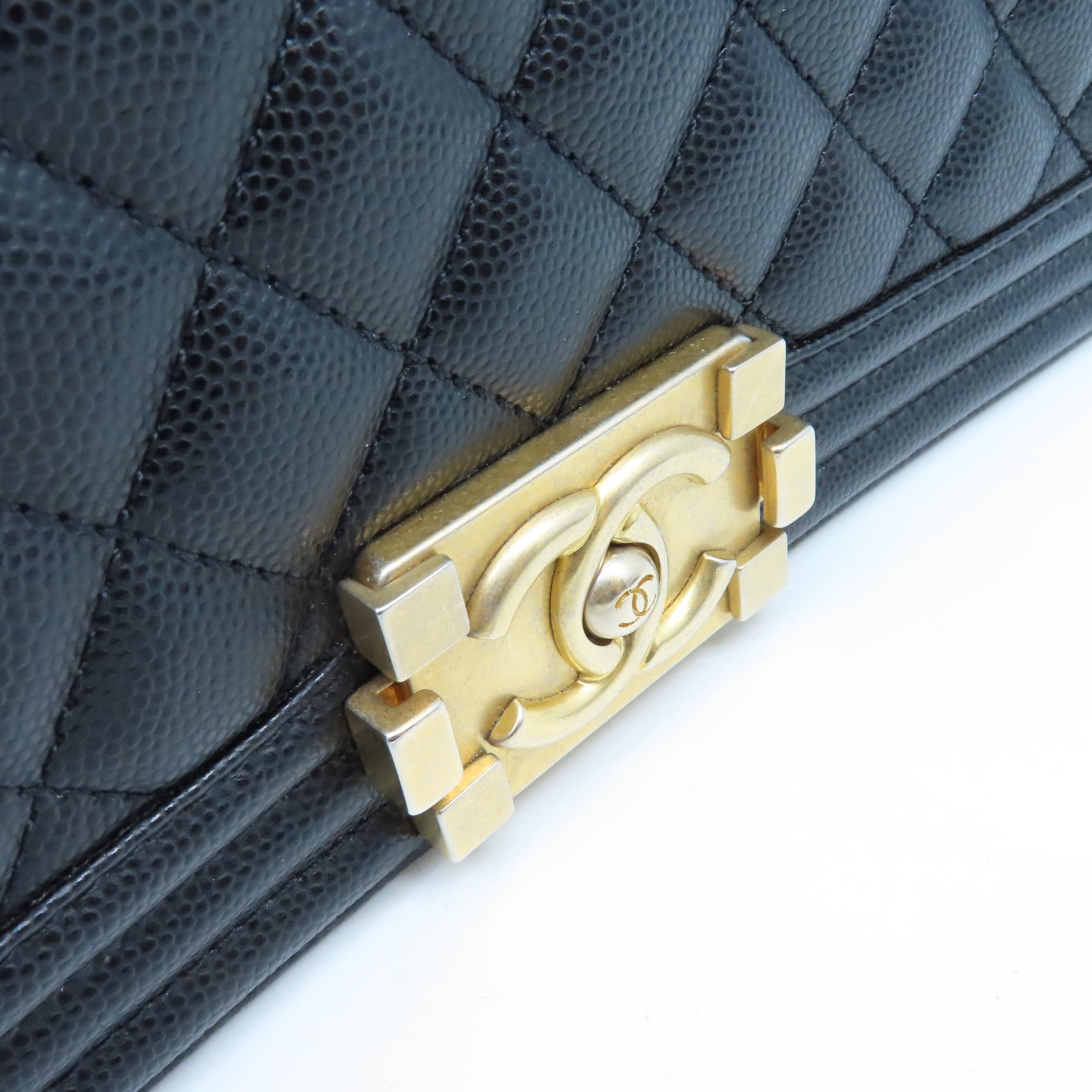 CHANEL 菱格Caviar皮革Boy Chanel 25cm Chain Shoulder Bag金扣鏈帶肩背袋黑色
