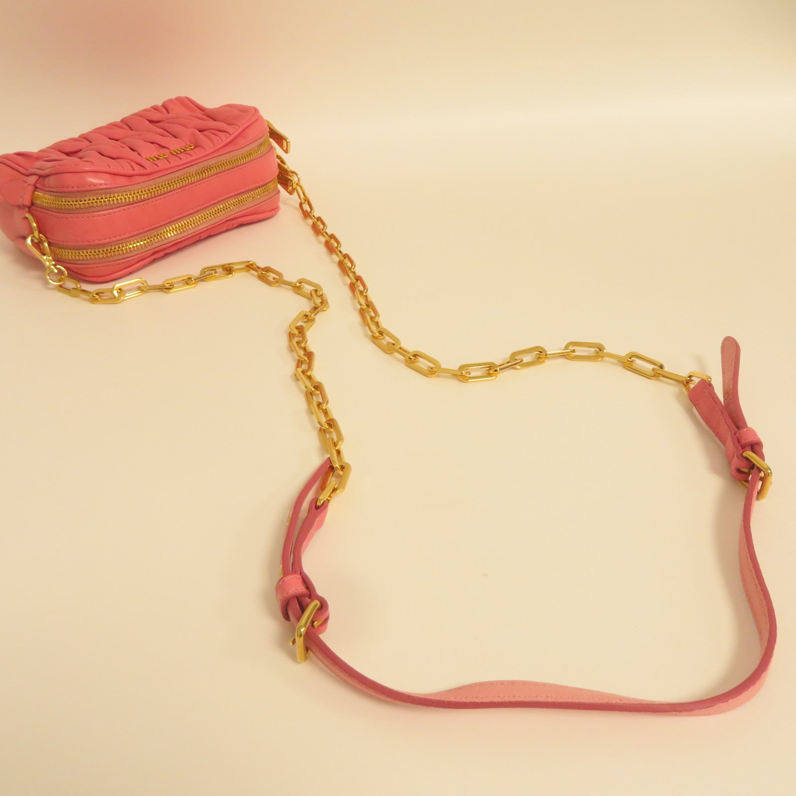 Miu Miu 羊皮皮革Chain Shoulder金扣鏈帶肩背袋粉紅色