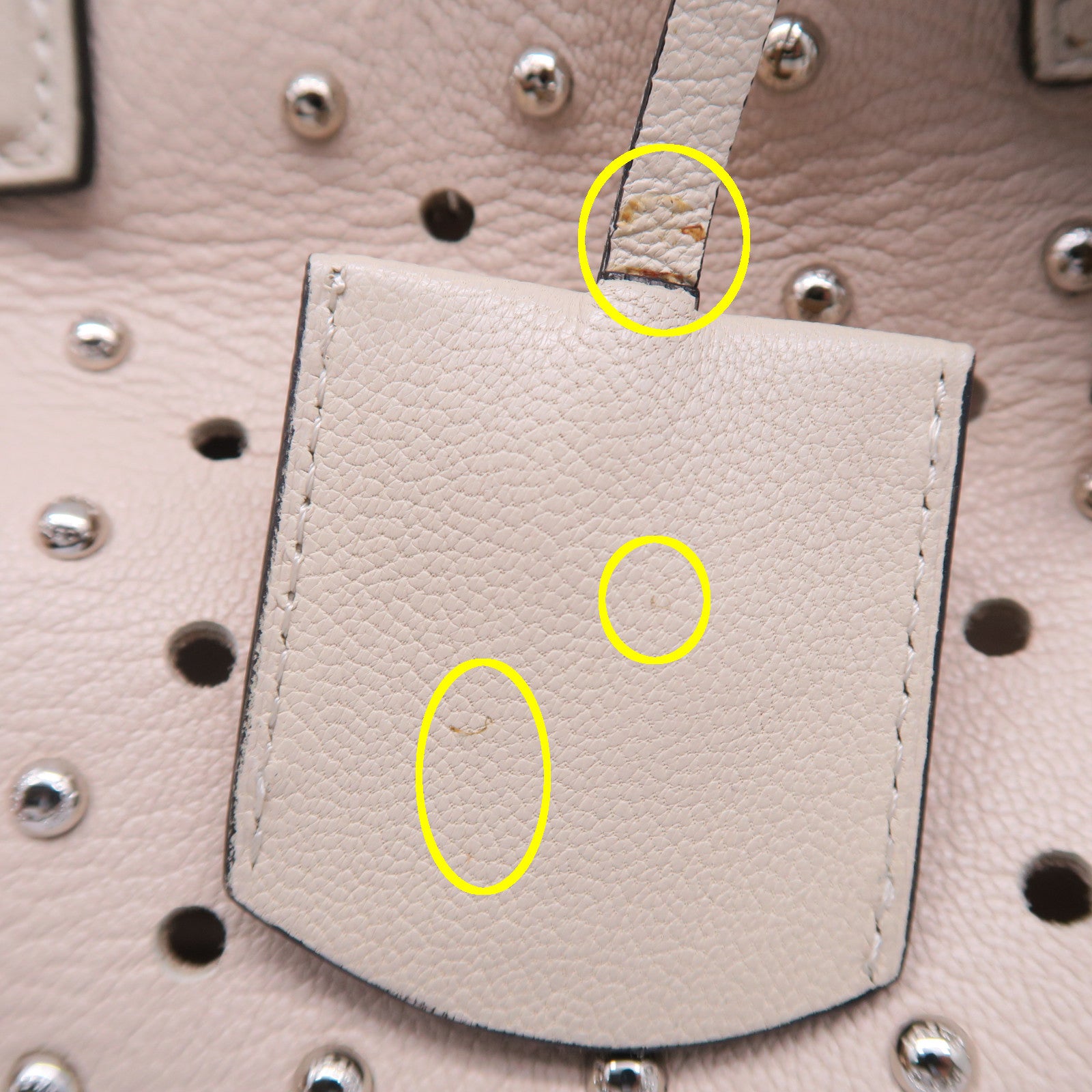 LOEWE 牛皮皮革Amazone銀扣手挽袋米色