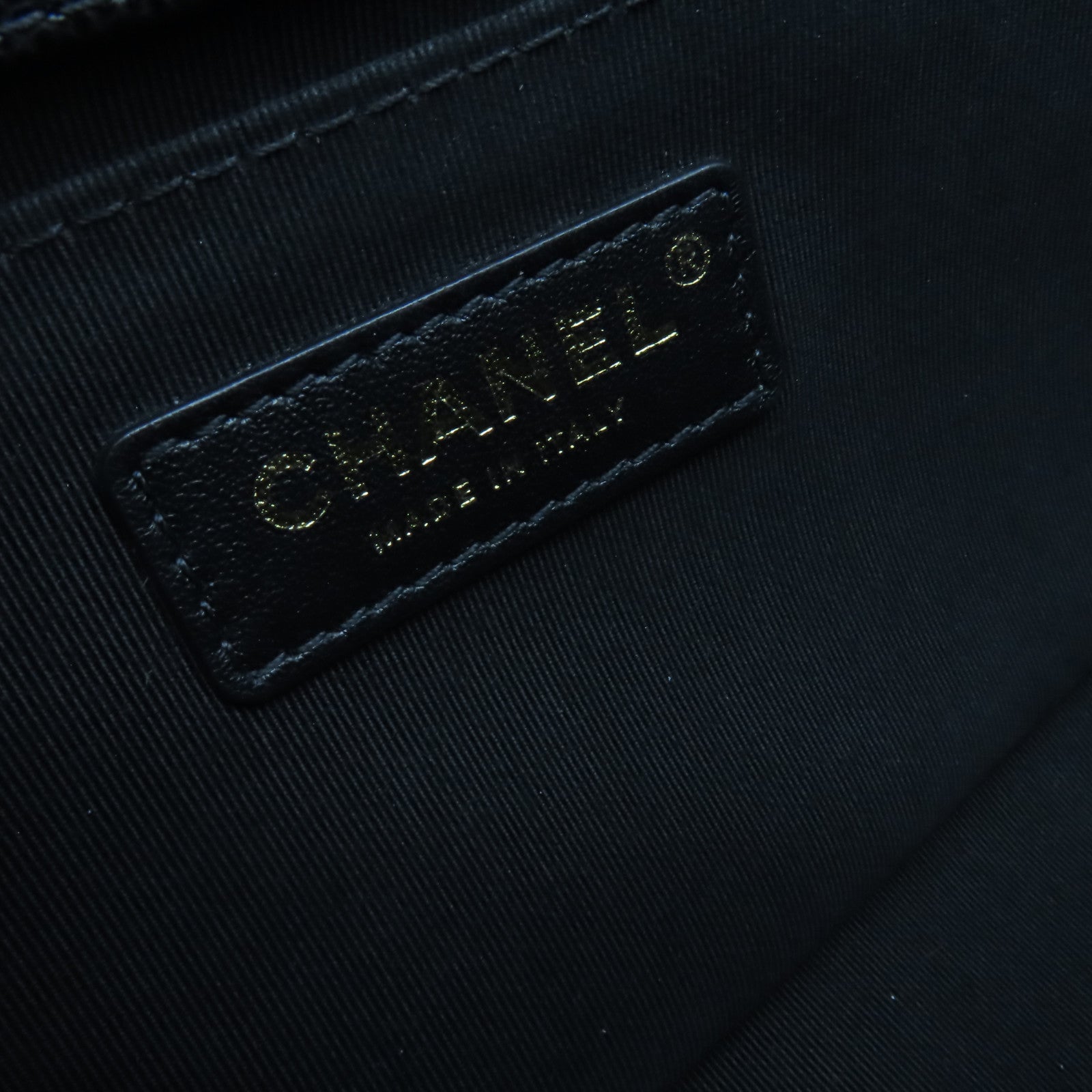 CHANEL 菱格Caviar皮革Boy Chanel 25cm Chain Shoulder Bag金扣鏈帶肩背袋黑色