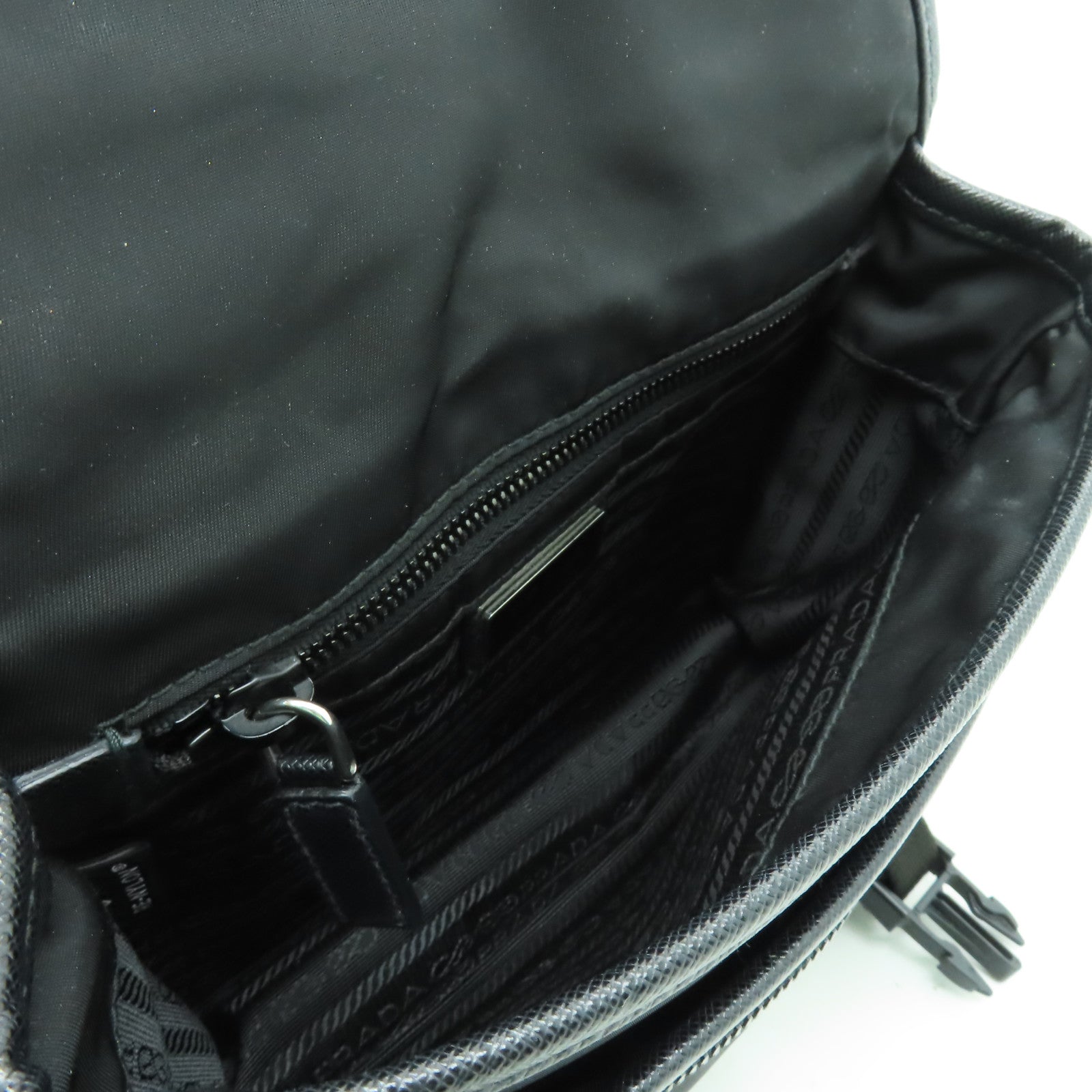PRADA 尼龍Shoulder Bag銀扣肩背袋黑色