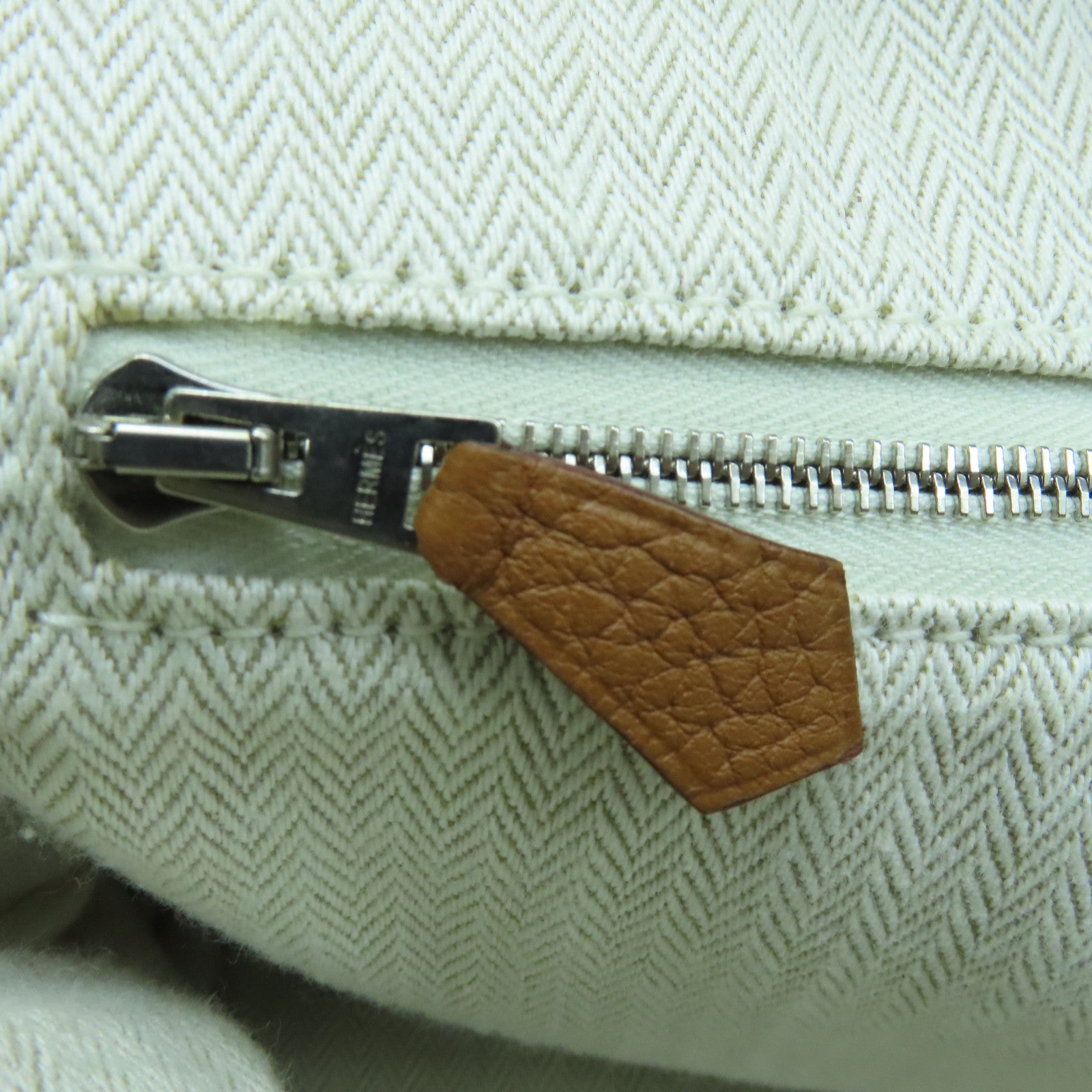 HERMES Clemence皮革Victolia銀扣手挽袋金色#37