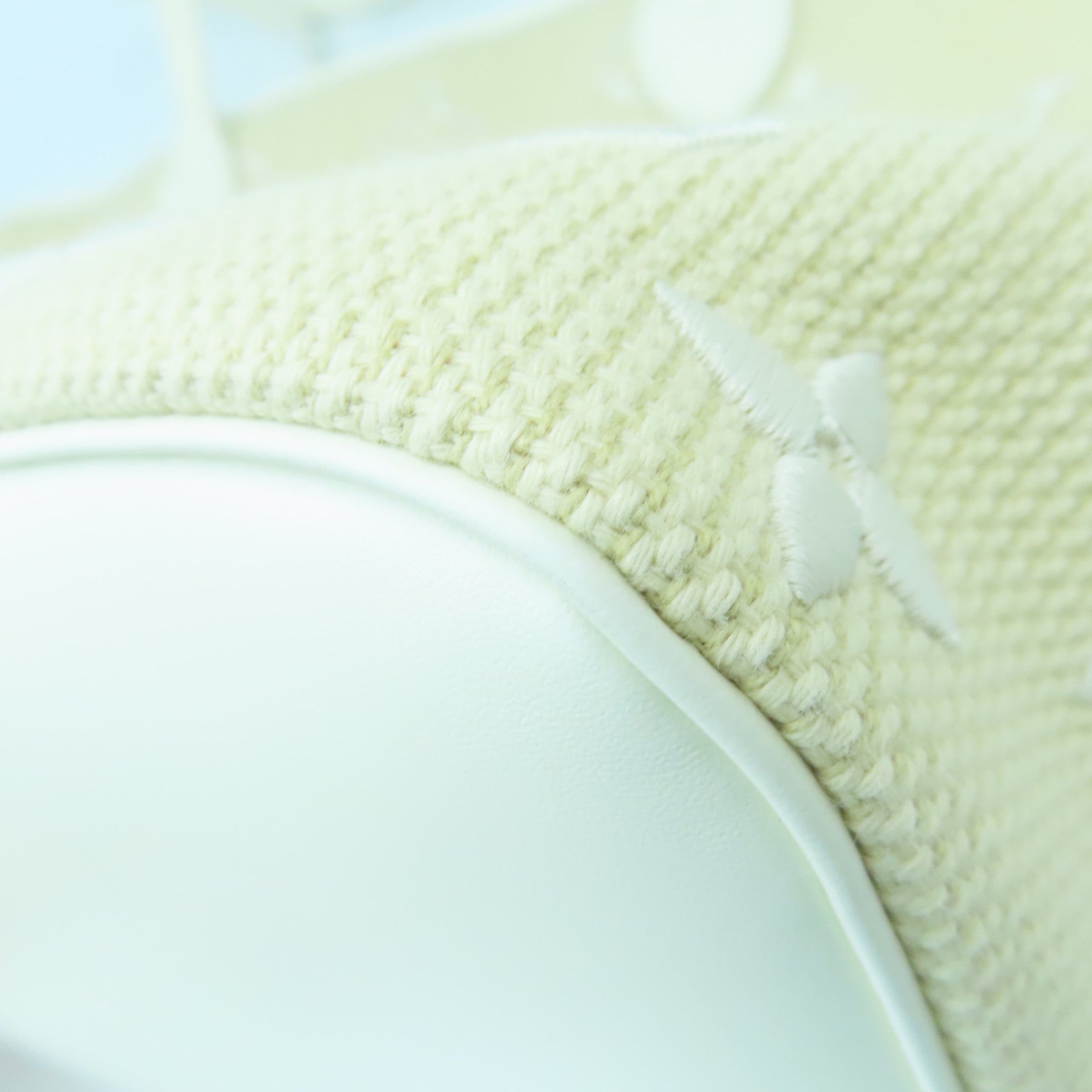 LOUIS VUITTON 牛皮皮革/蓮花棉/Monogram Neverfull MM金扣手挽袋白色