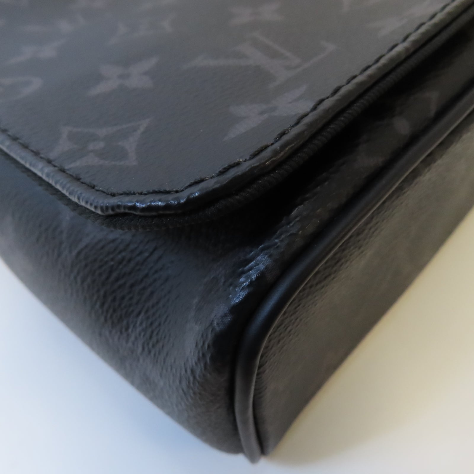 LOUIS VUITTON Monogram Eclipse District PM銀扣肩背袋黑色